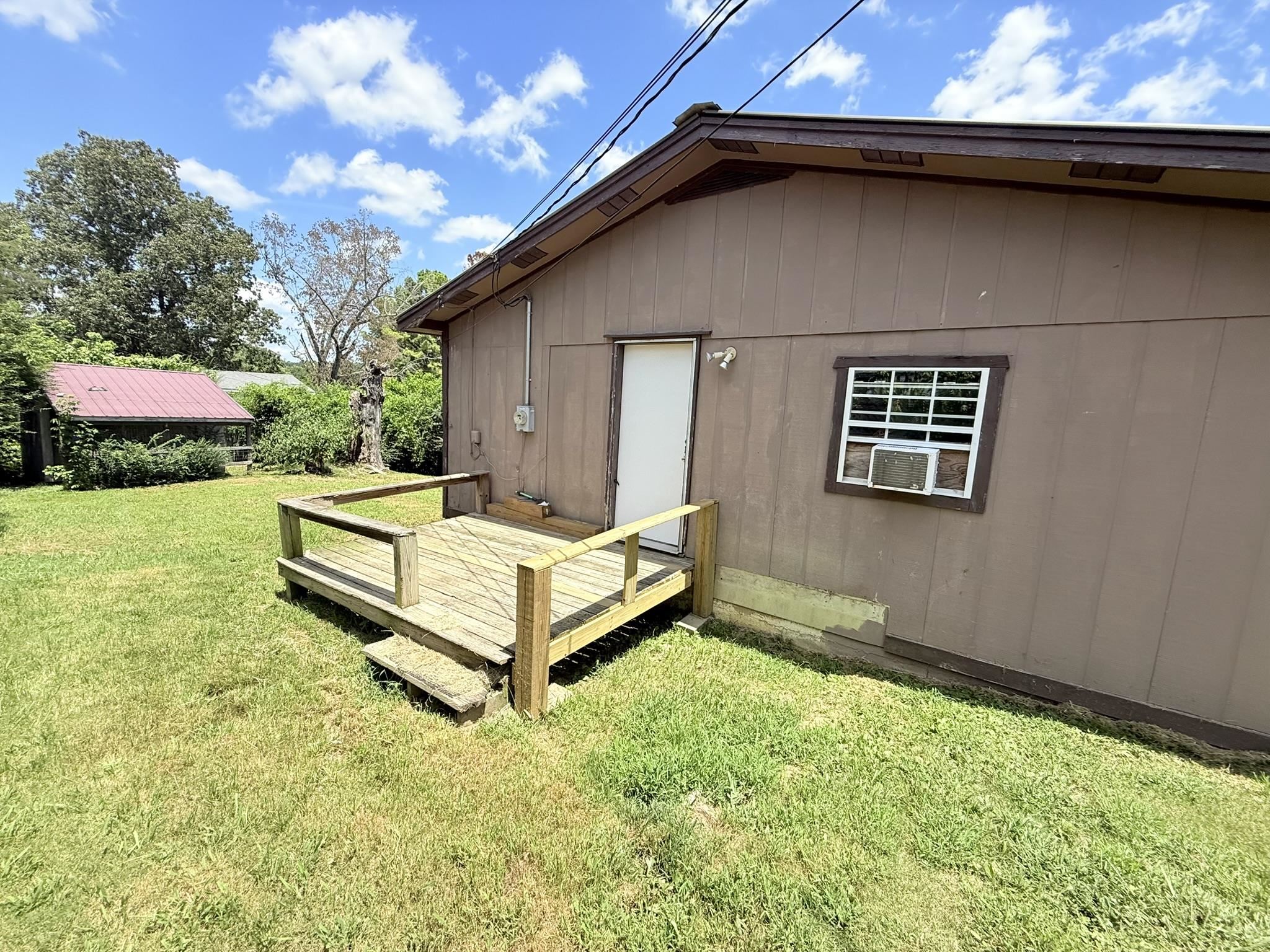 175 W Court  Melbourne, AR