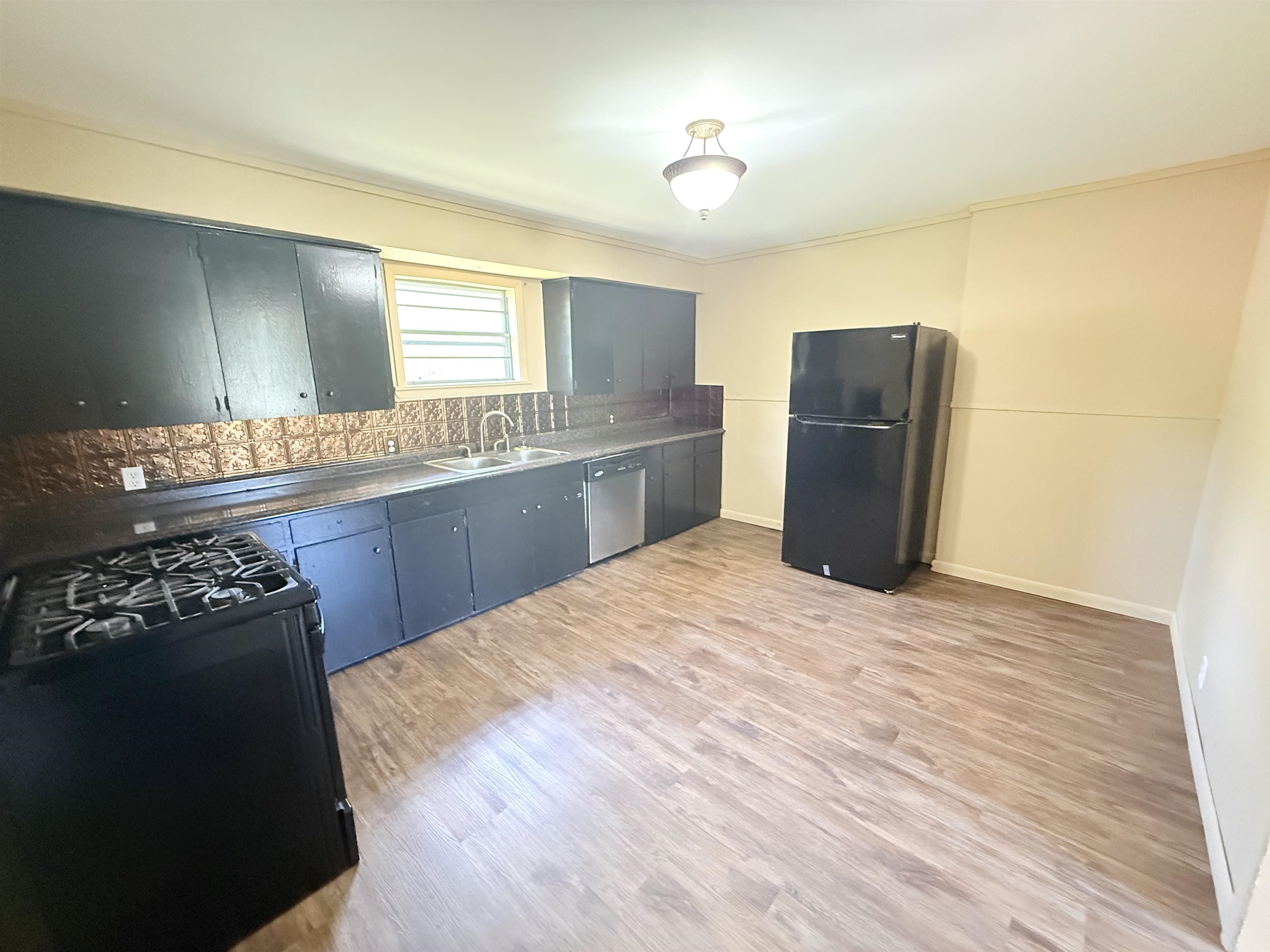 175 W Court  Melbourne, AR
