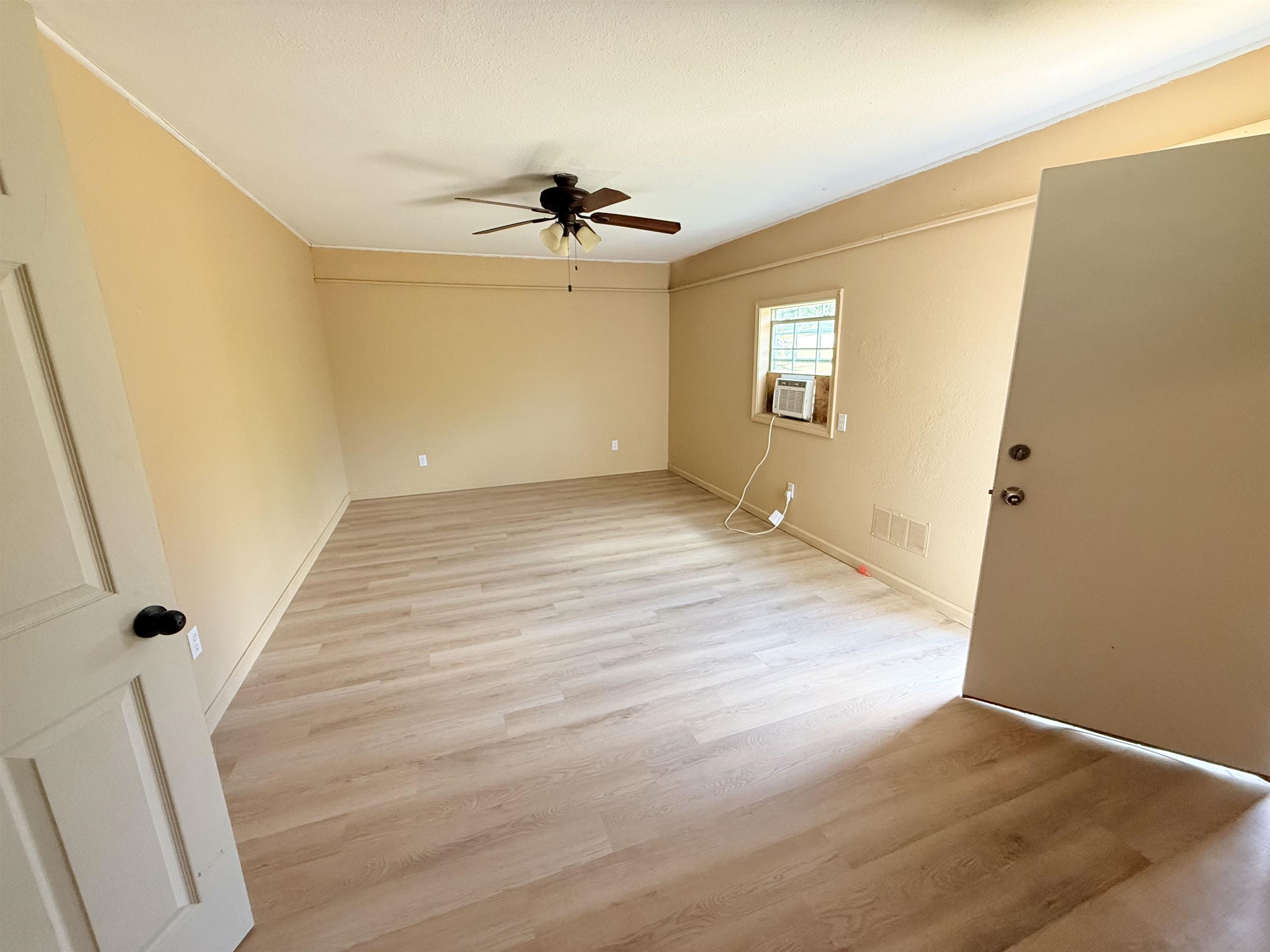 175 W Court  Melbourne, AR