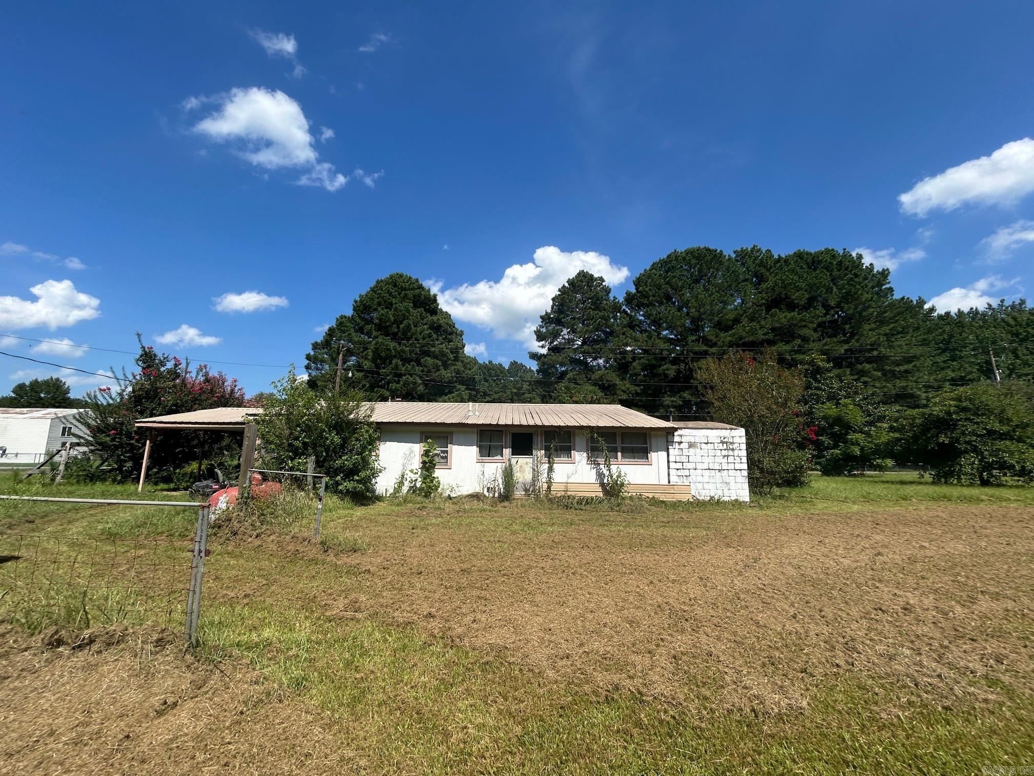 108 Blount  Higginson, AR