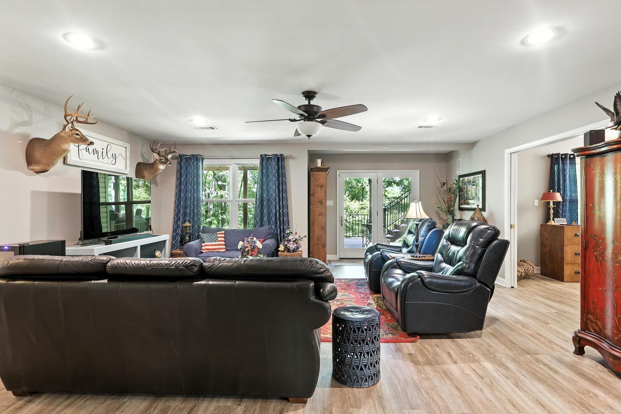 10 Devaca  Hot Springs Village, AR