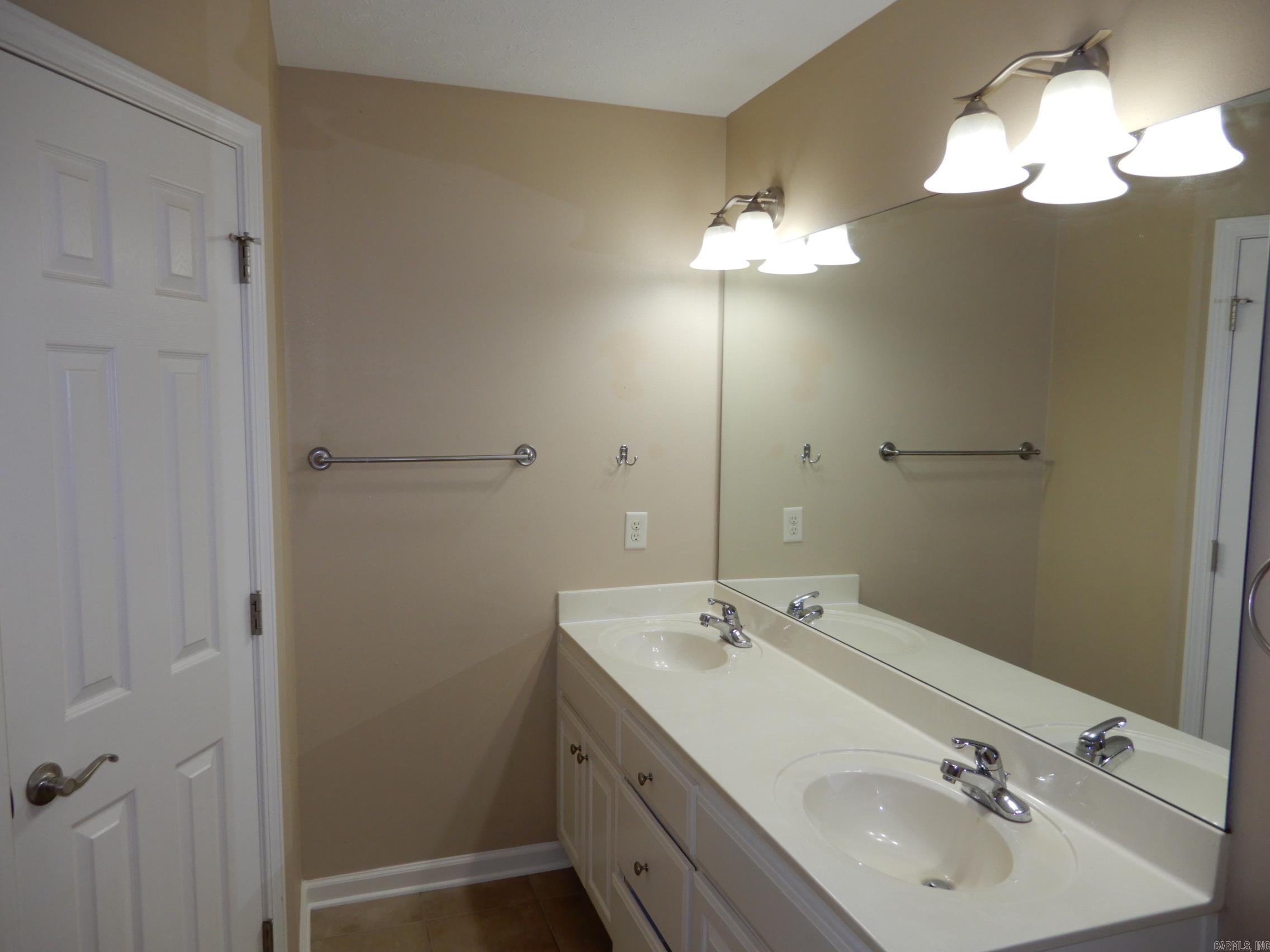 83 Willow Lake Ward, AR 72176