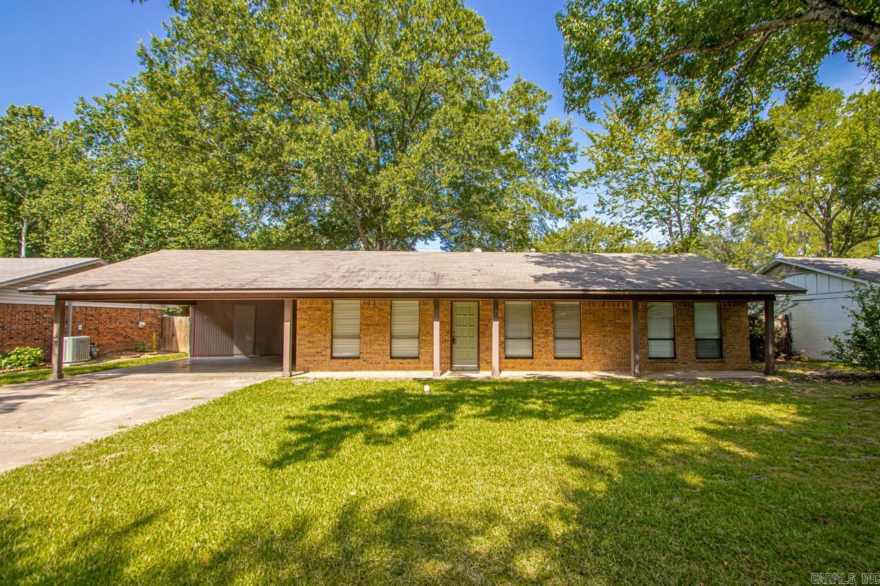 2107 West  Conway, AR