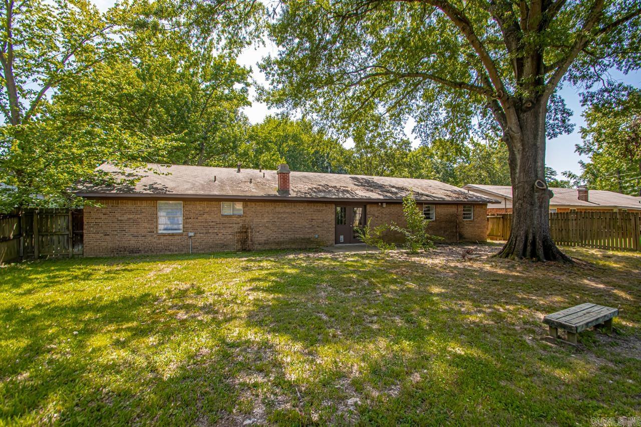 2107 West  Conway, AR