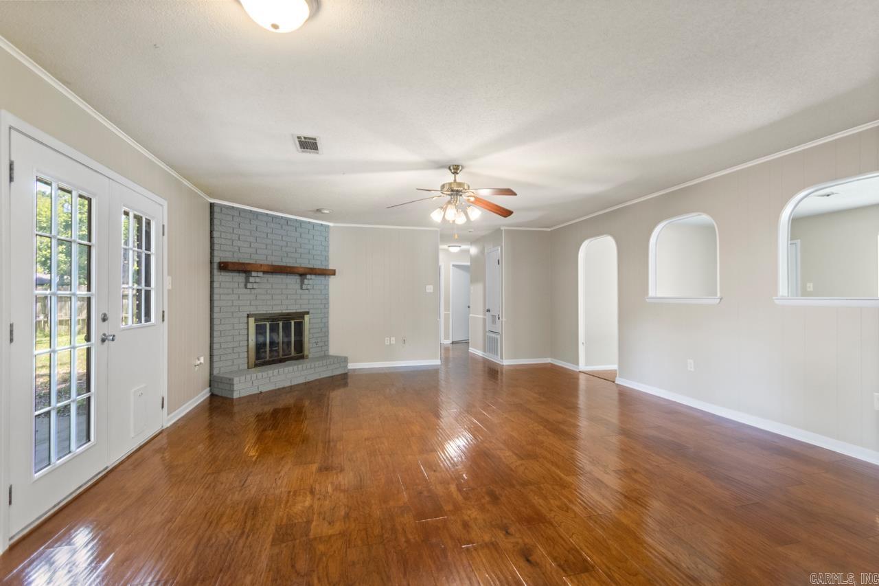 2107 West  Conway, AR