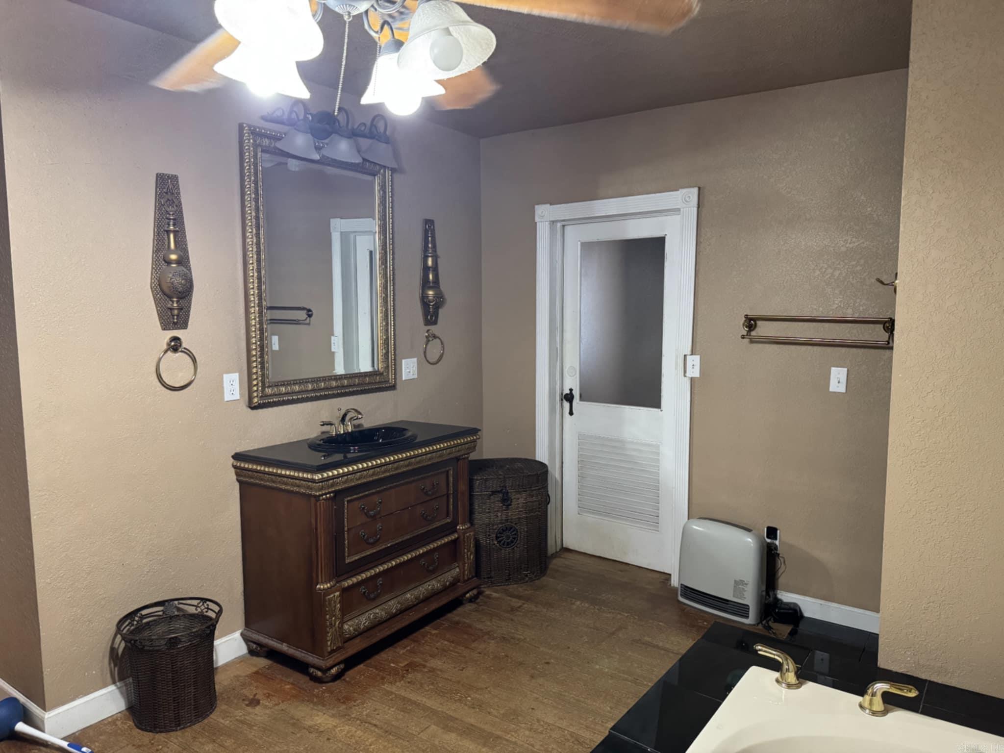 333 Main Street  Clinton, AR