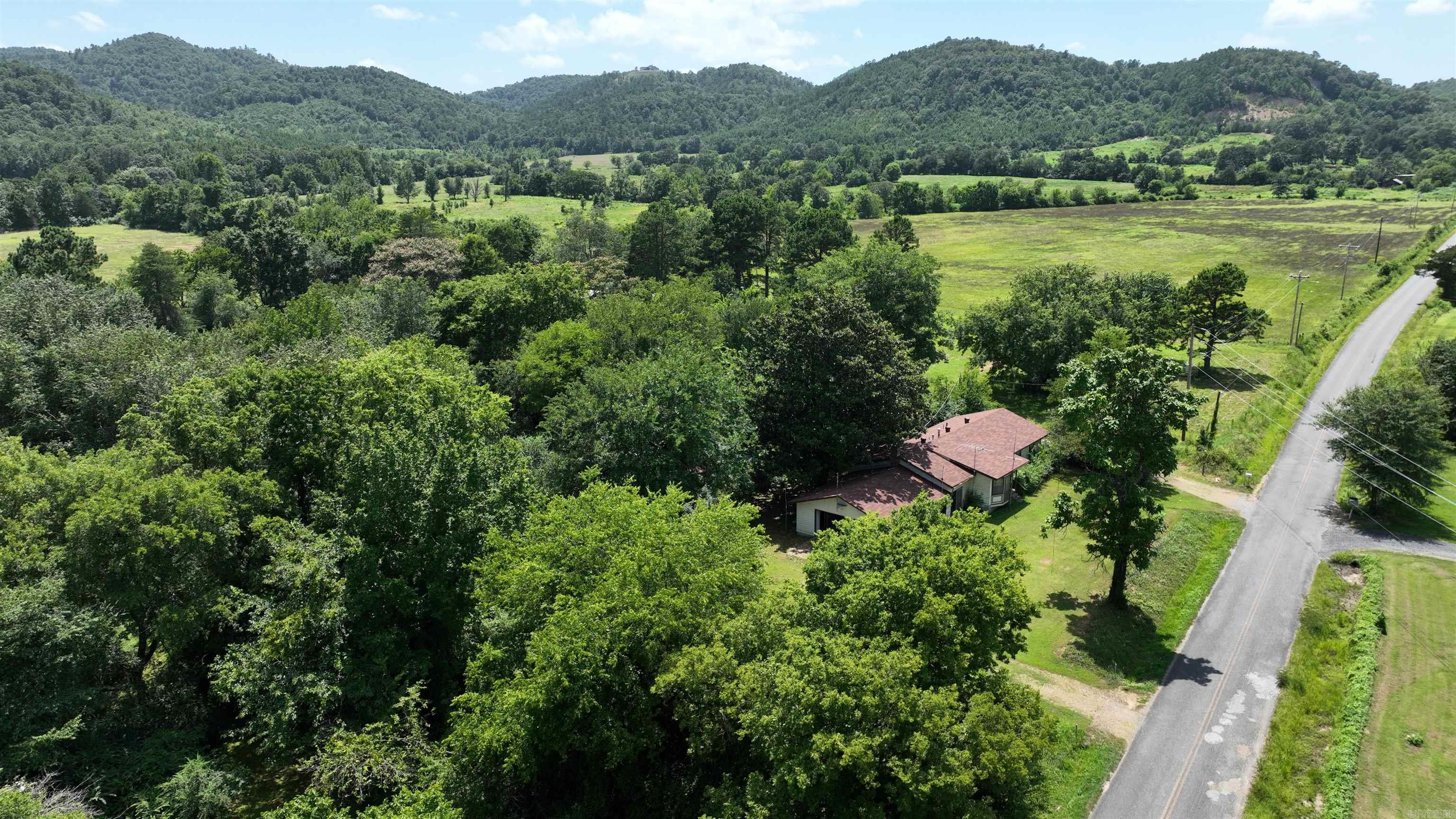 3432 Polk Road 44  Mena, AR