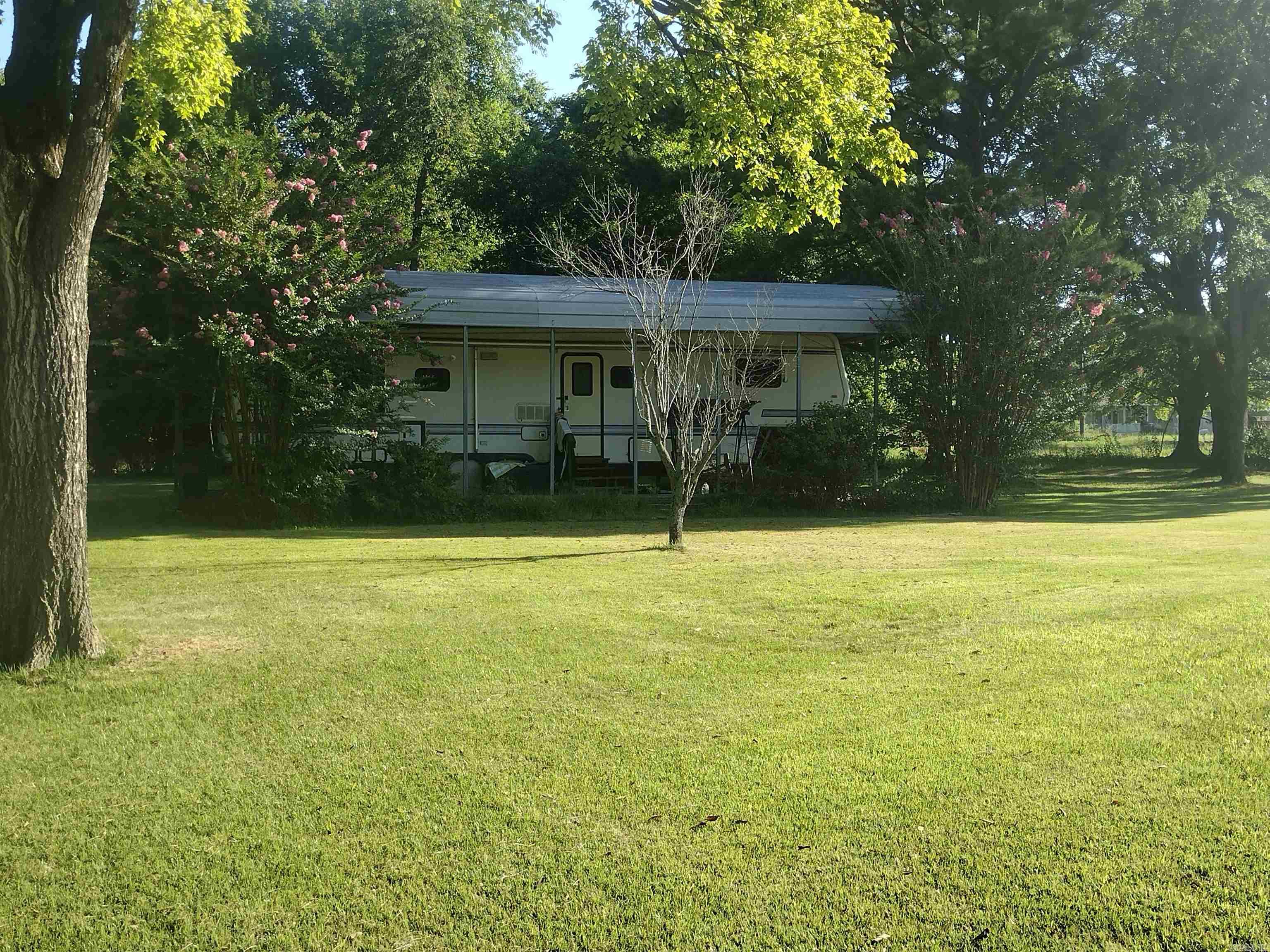 601 South Peabody  Mountain View, AR