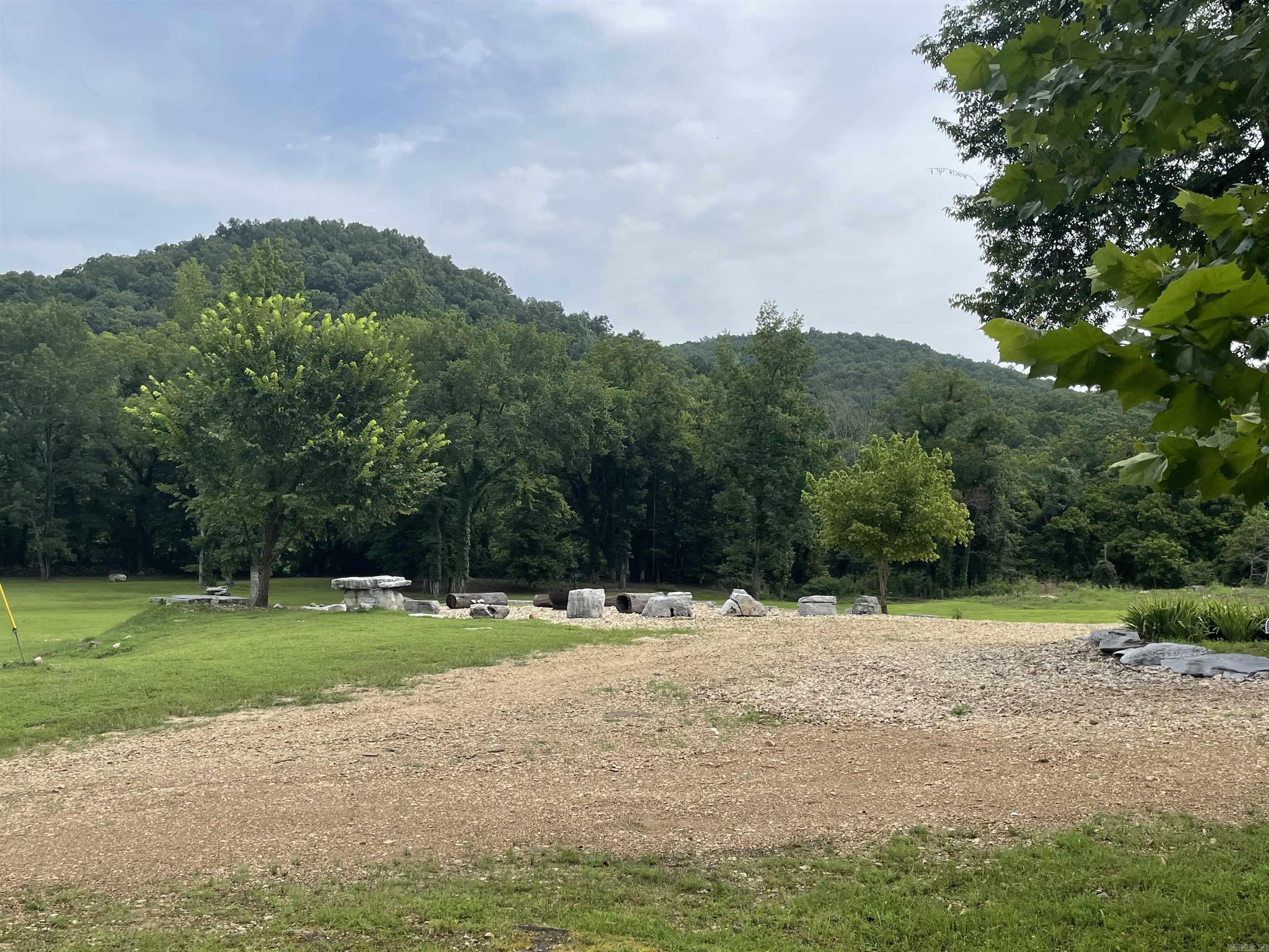 4264 Highway 87  Mountain View, AR