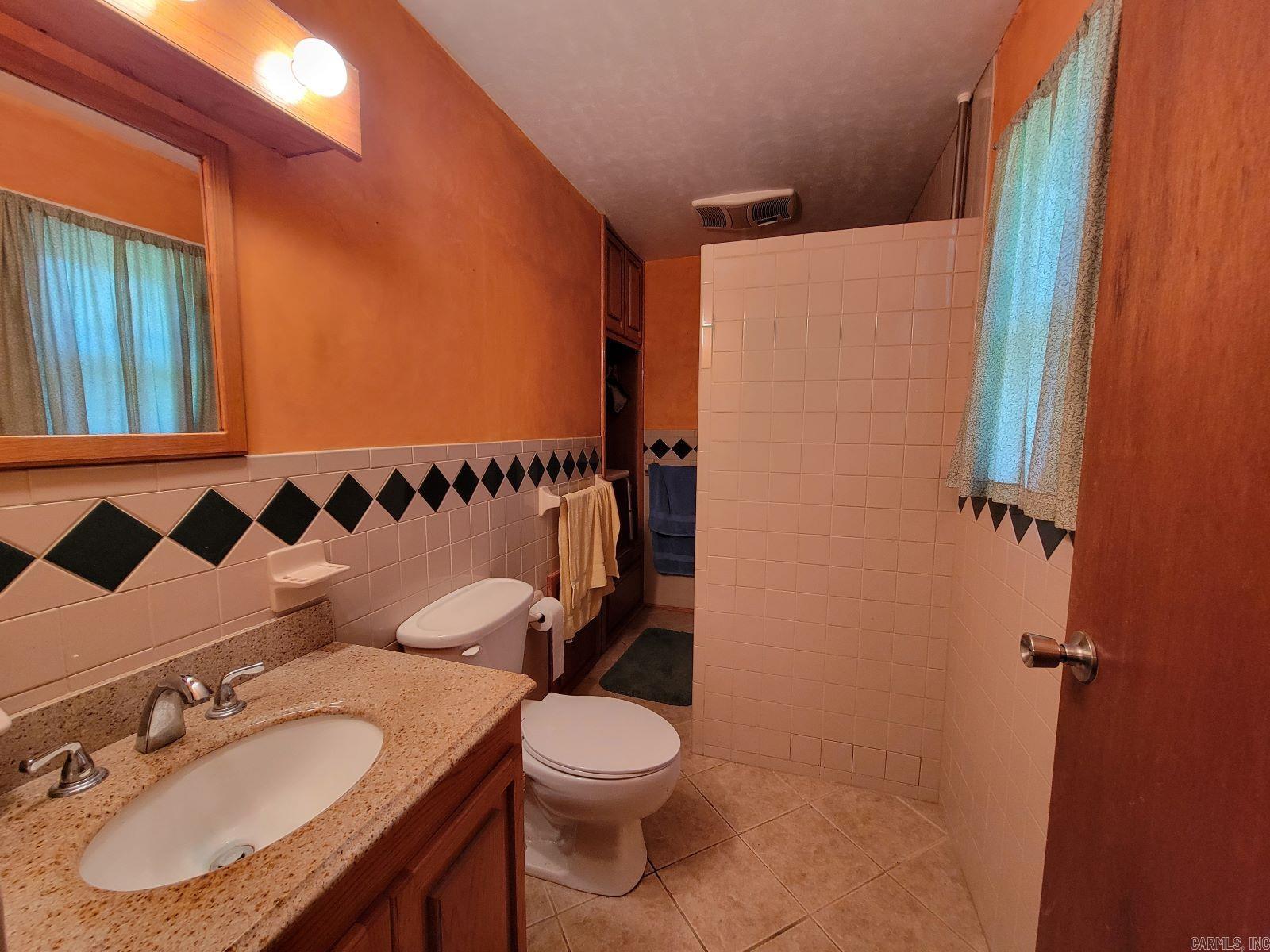 109 E Pine  Lockesburg, AR