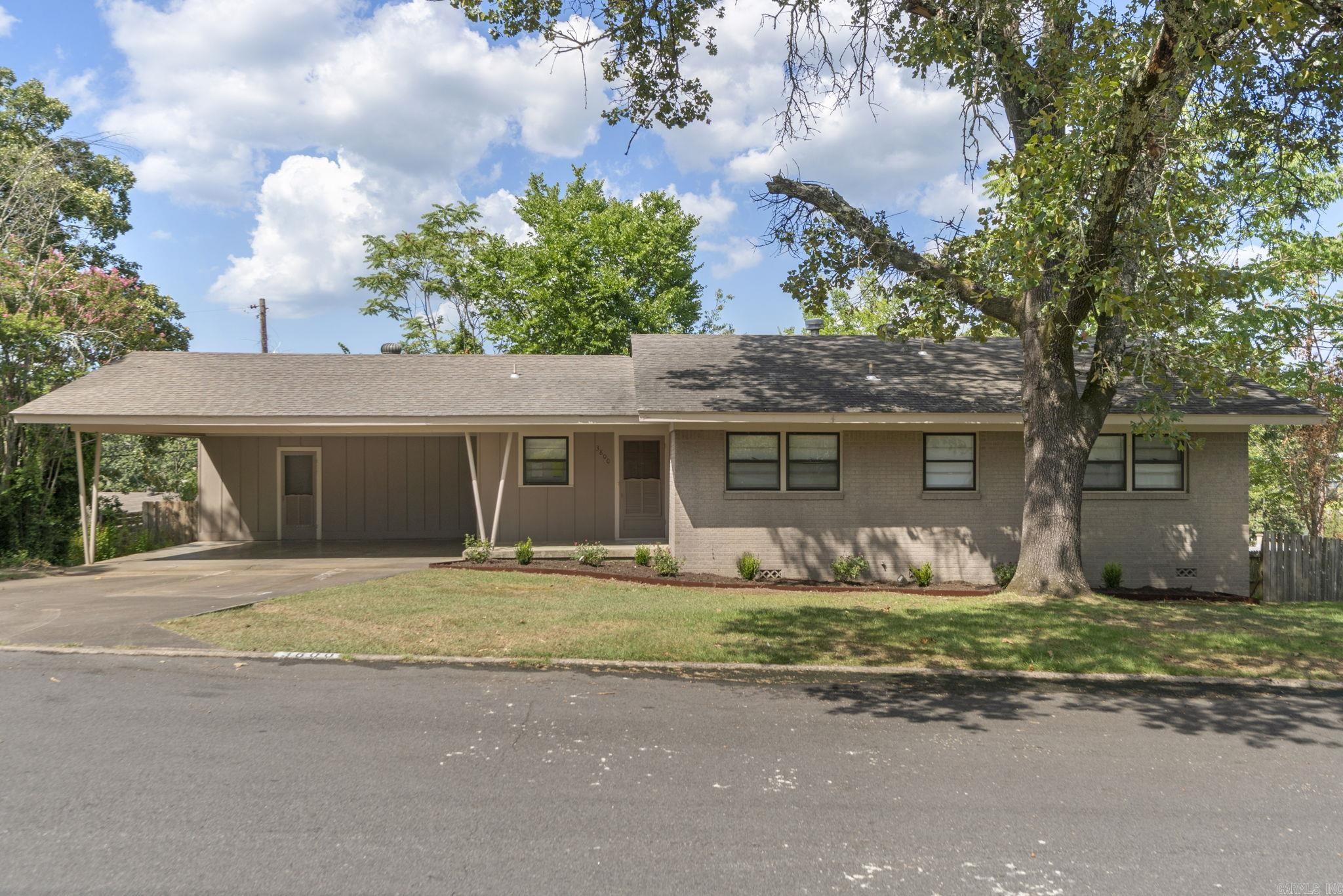 3800 Lochridge  North Little Rock, AR