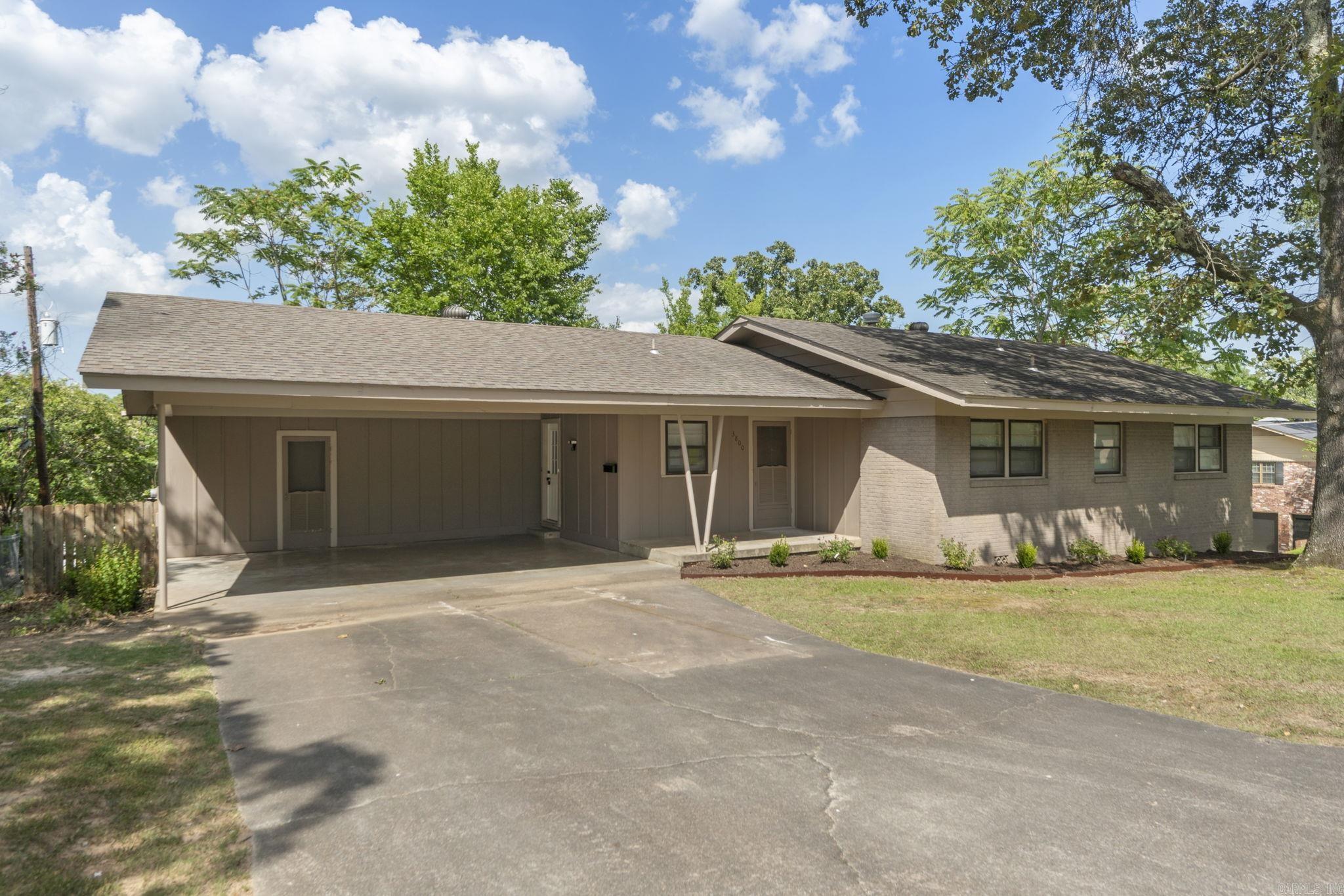 3800 Lochridge  North Little Rock, AR