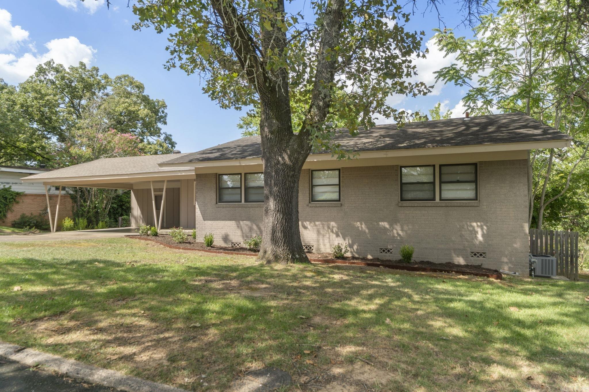 3800 Lochridge  North Little Rock, AR