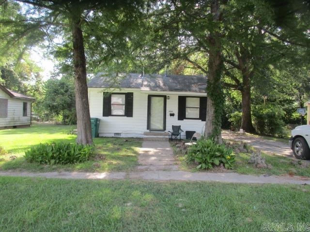 2002 S Maple  Pine Bluff, AR