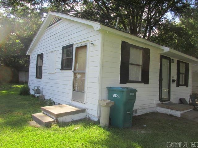 2002 S Maple  Pine Bluff, AR