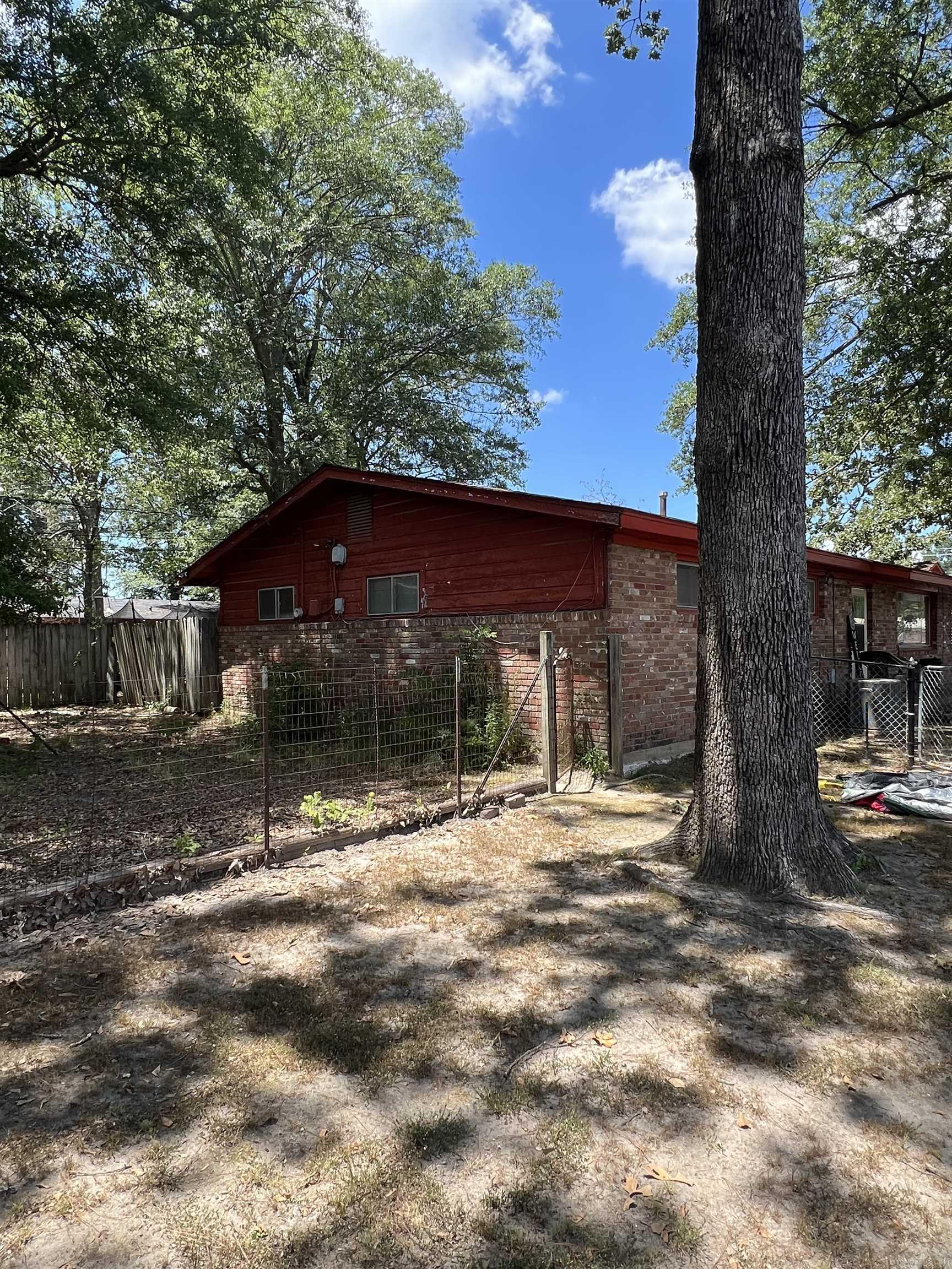 1300 Haley St  White Hall, AR