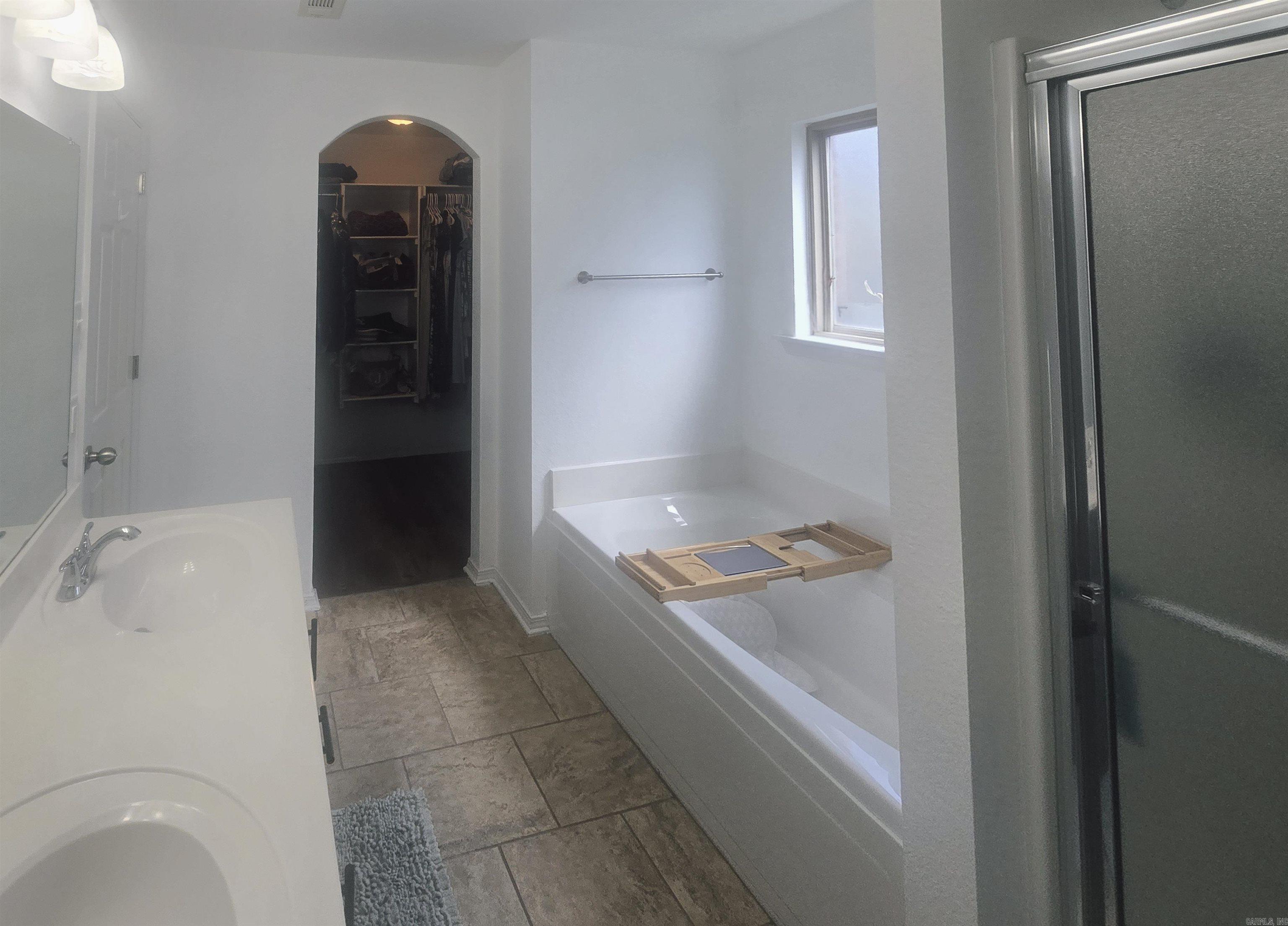 6425 White Oak  North Little Rock, AR