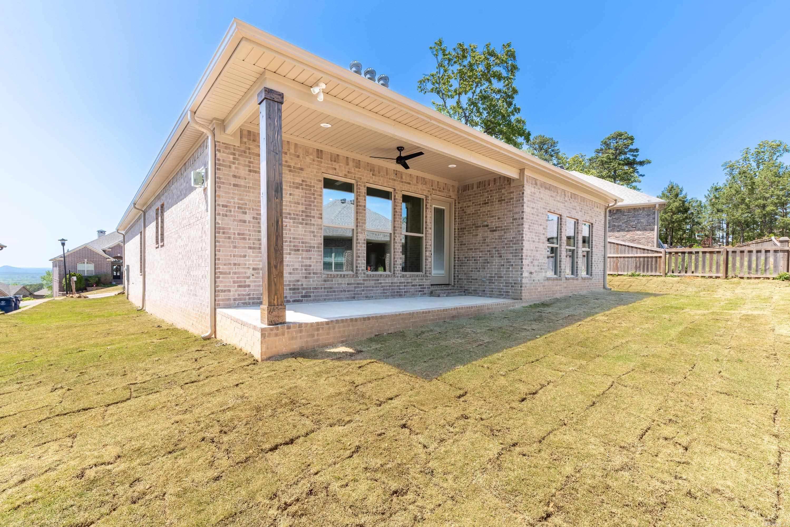 111 Crestview  Maumelle, AR