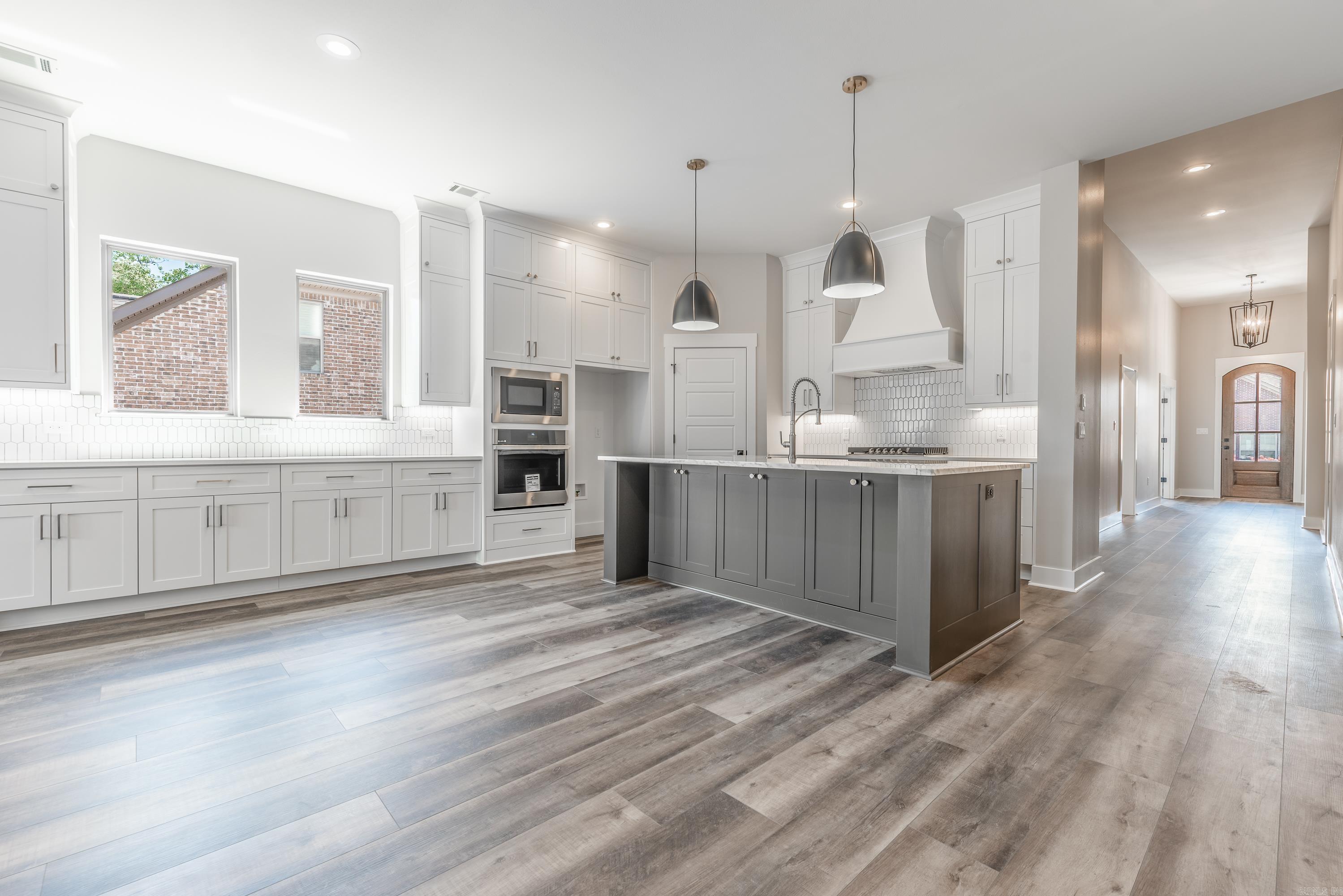 111 Crestview  Maumelle, AR