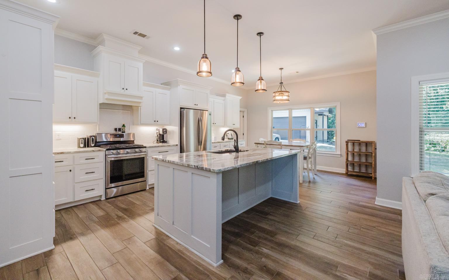1017 Mobeth  Hensley, AR