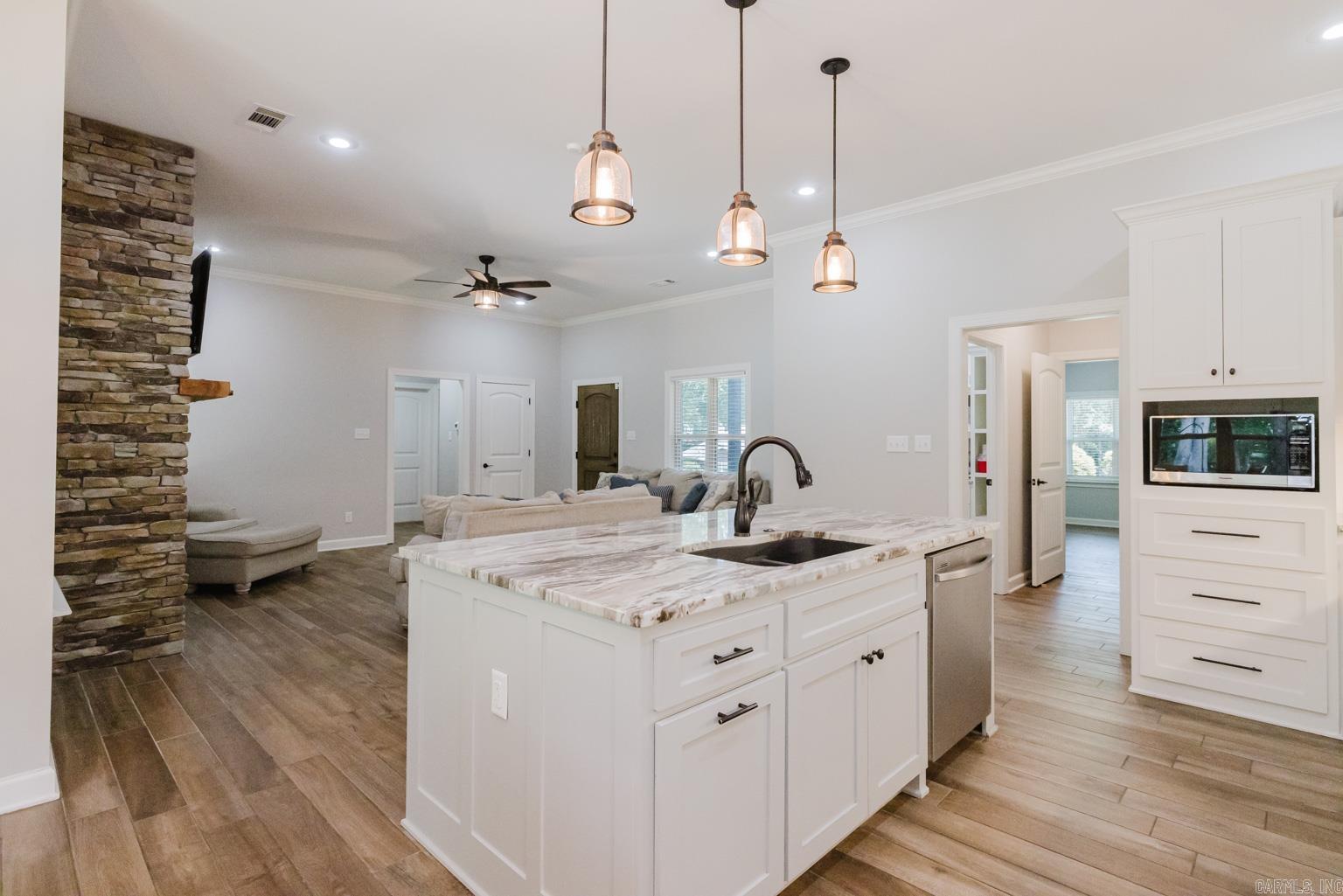 1017 Mobeth  Hensley, AR