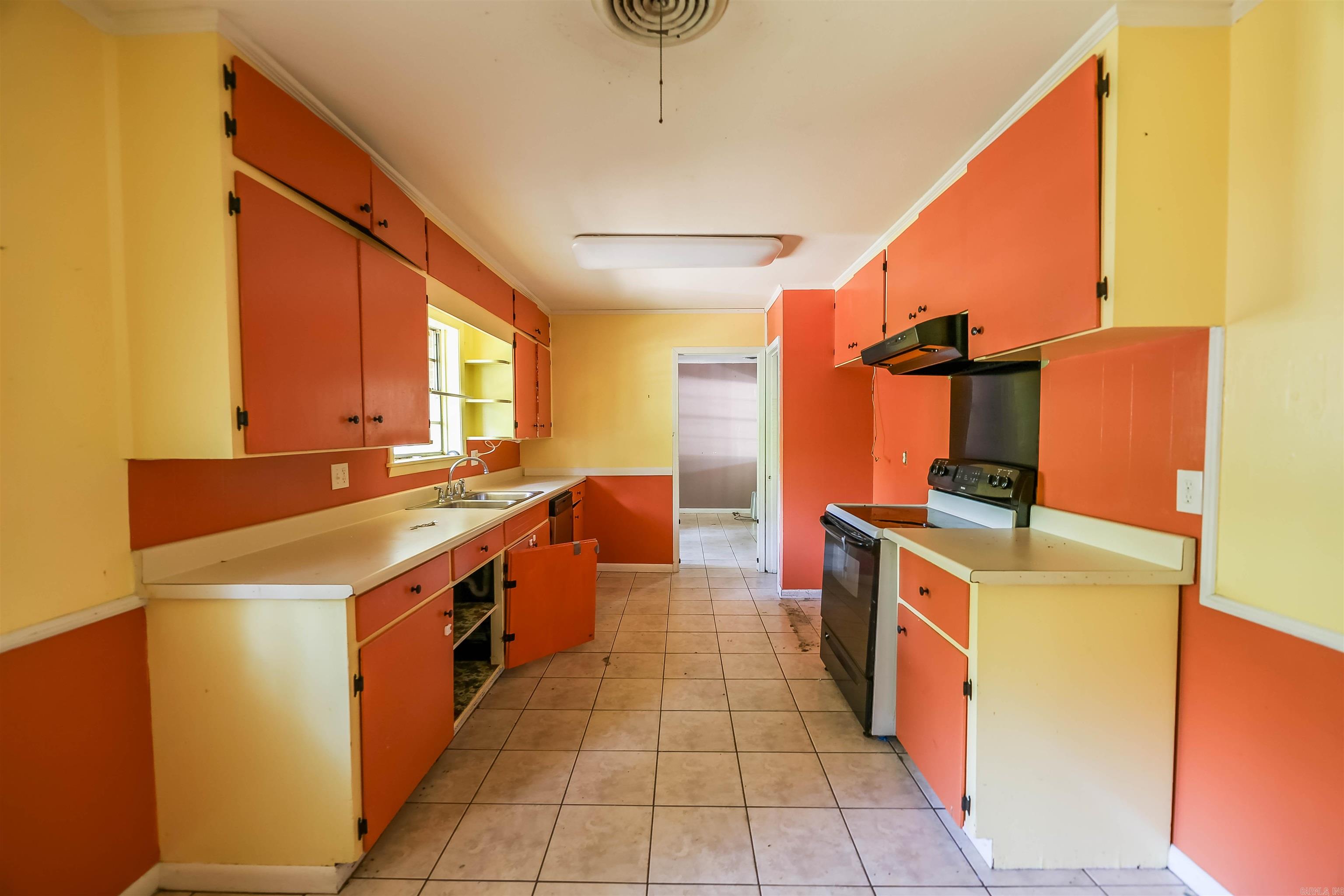 1158 N Magnolia Dr  El Dorado, AR