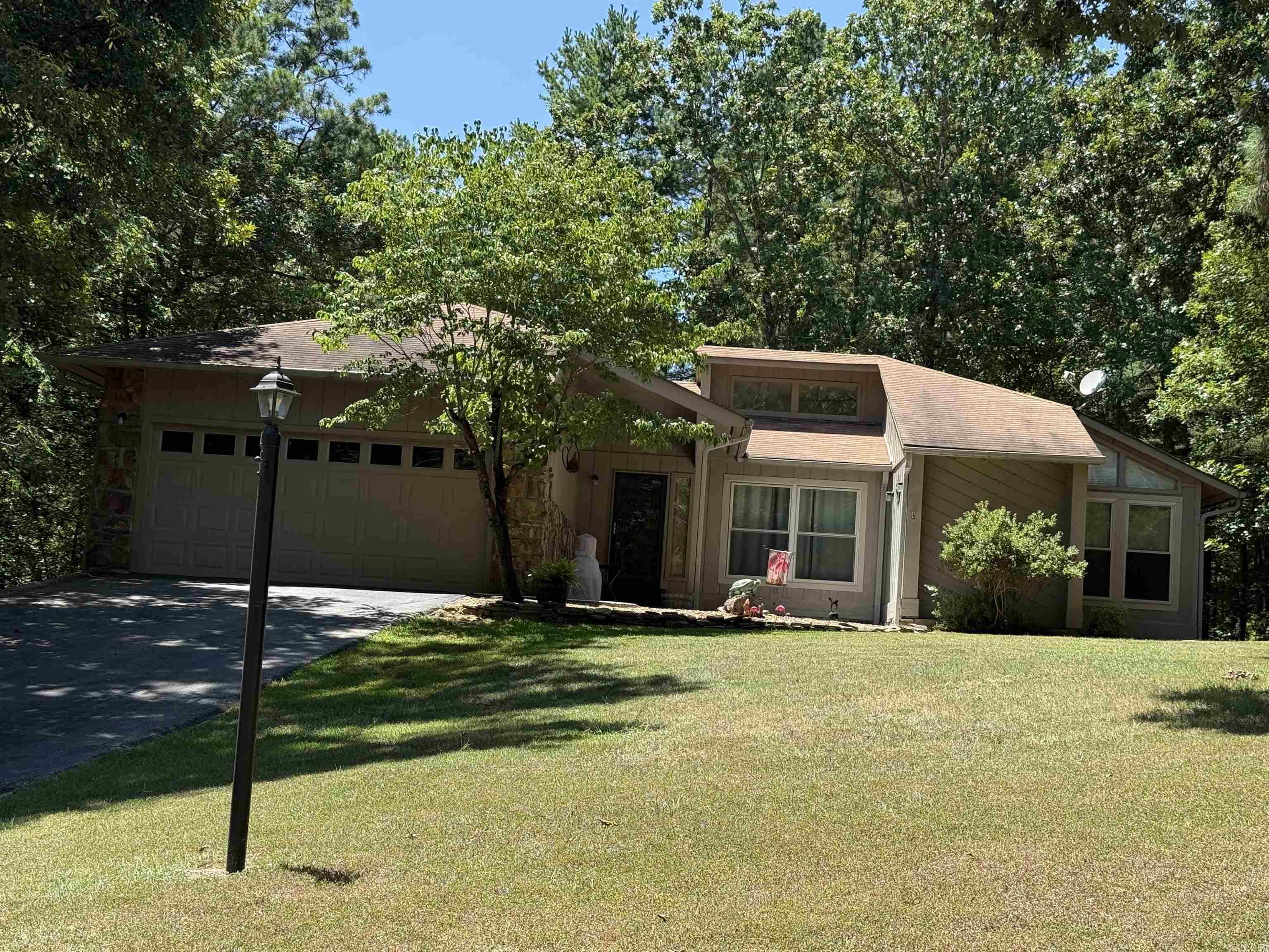 1285 Dave Creek Parkway  Fairfield Bay, AR