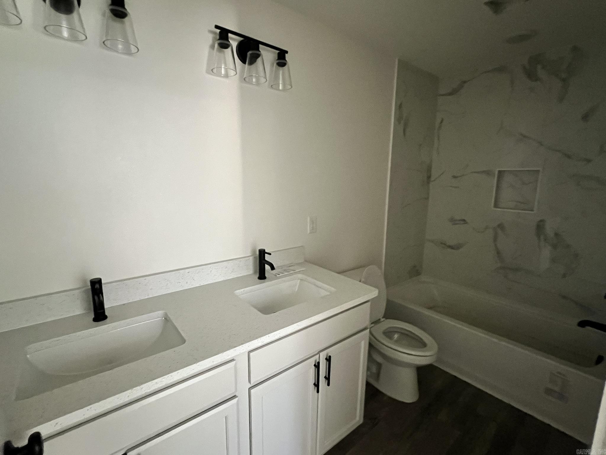 1221 & 1223 Clifton  Conway, AR