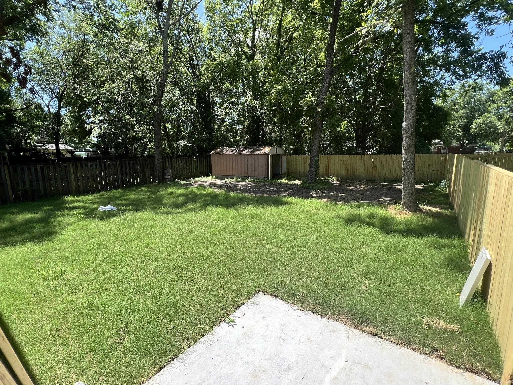 1221 & 1223 Clifton  Conway, AR