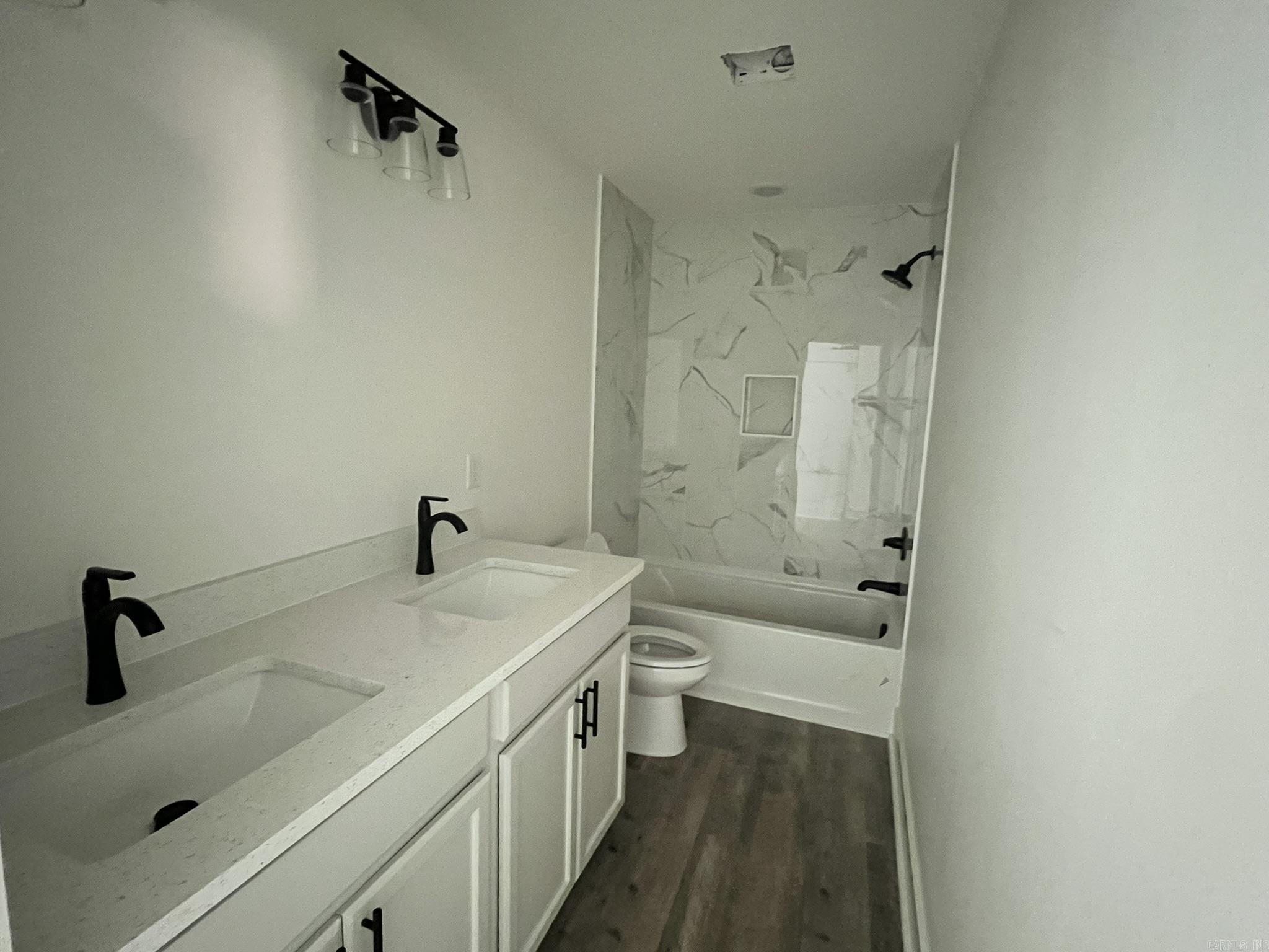 1221 & 1223 Clifton  Conway, AR