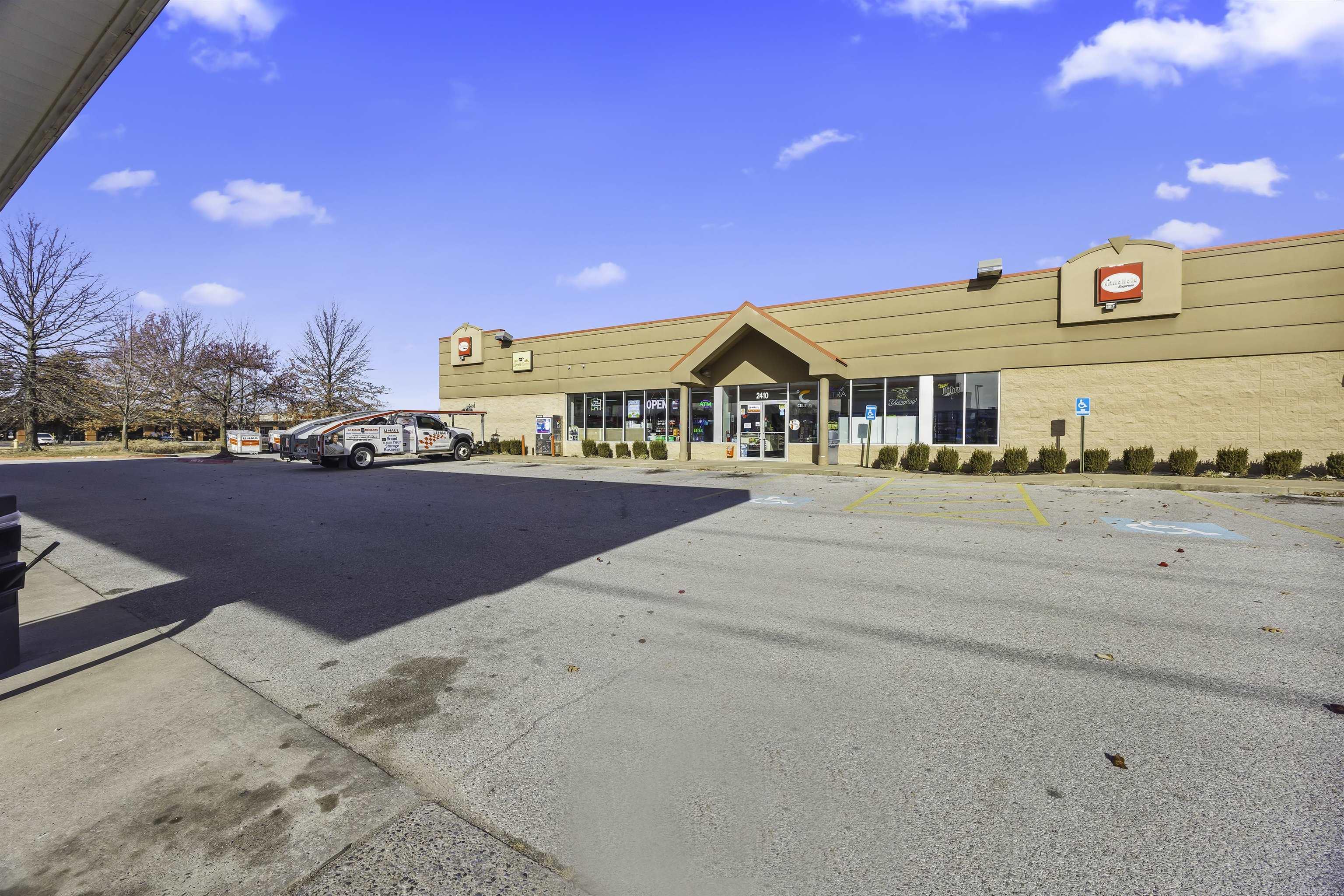 2410 SW 14th  Bentonville, AR