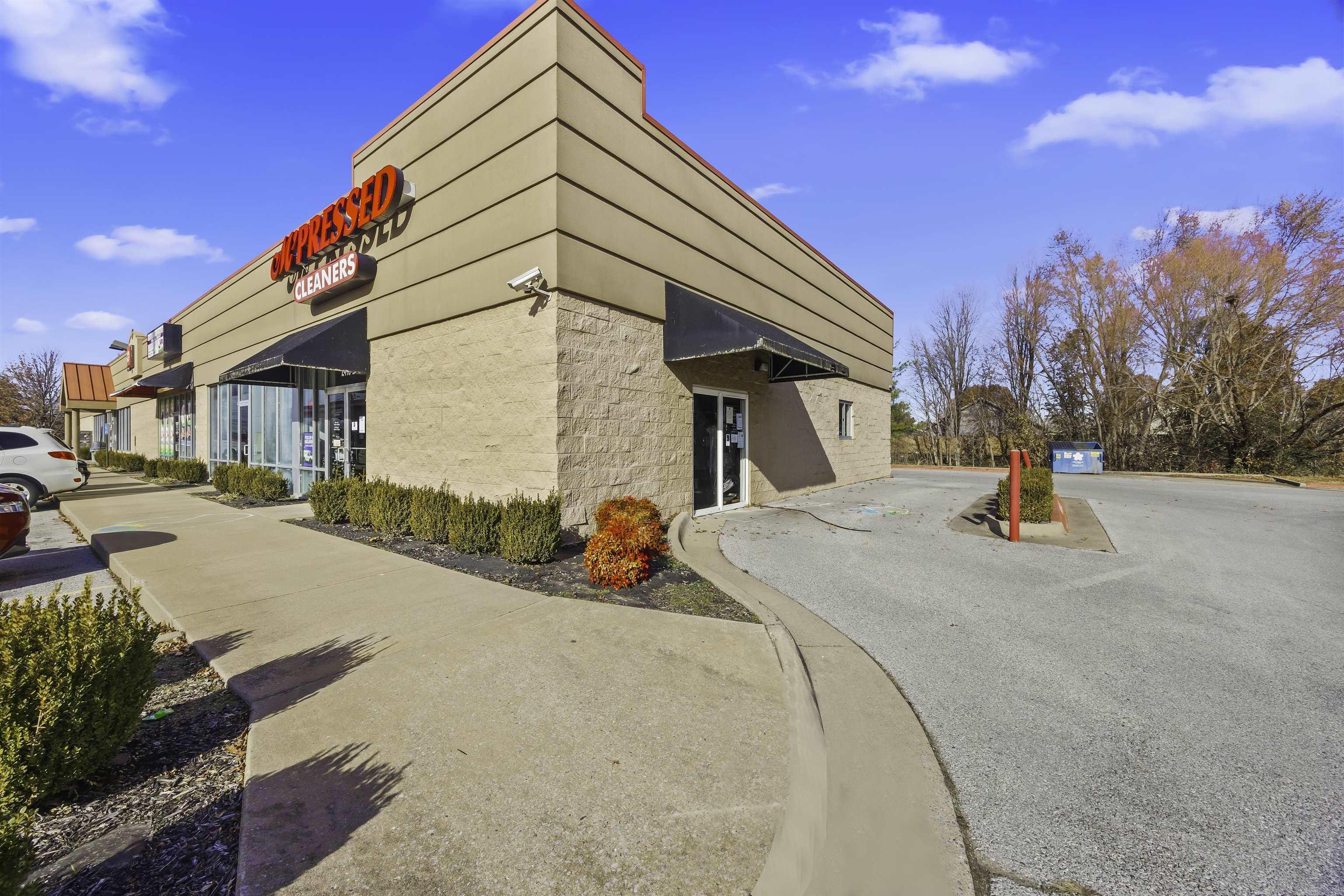 2410 SW 14th  Bentonville, AR