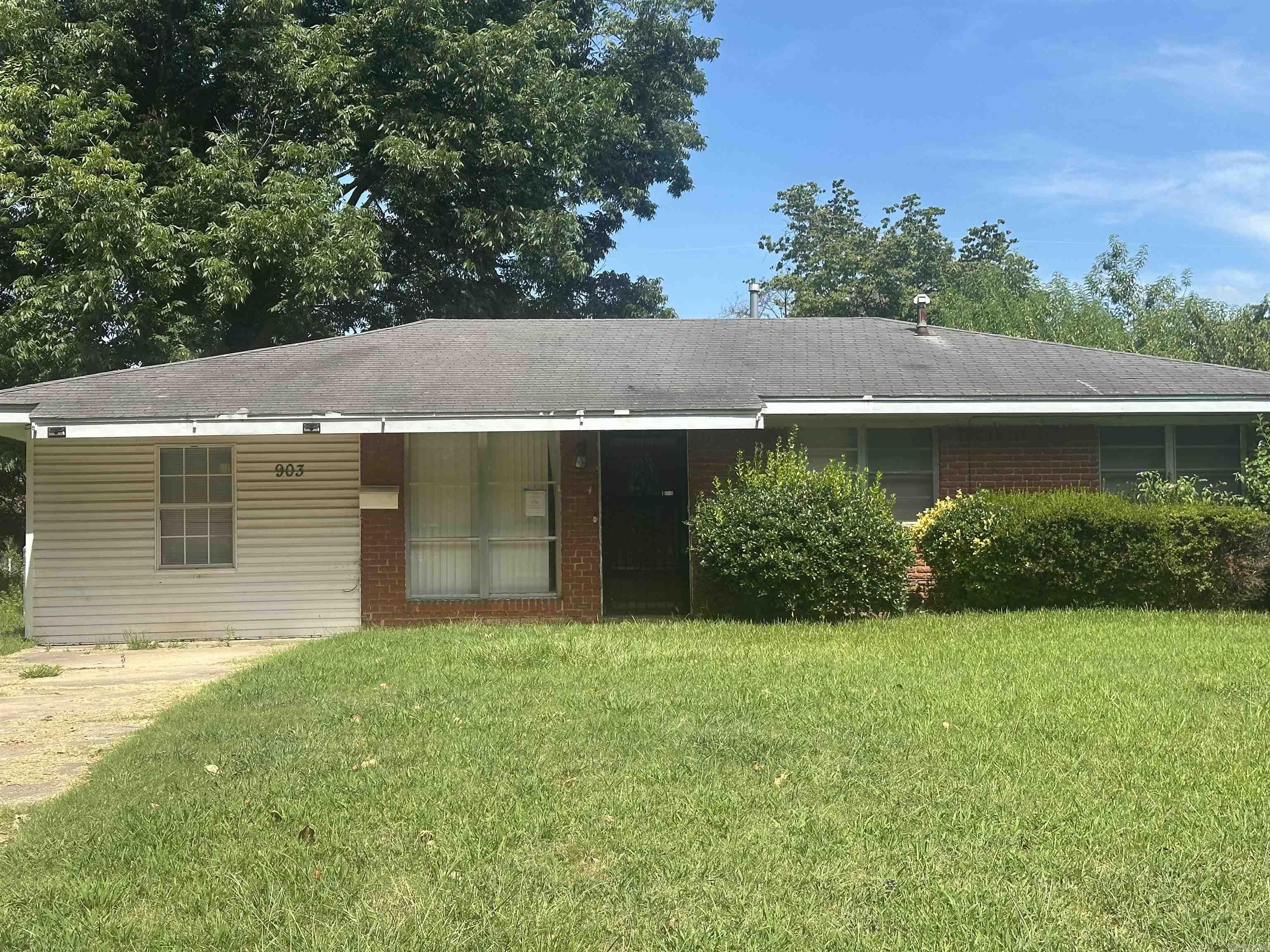 903 Belmont  Pine Bluff, AR