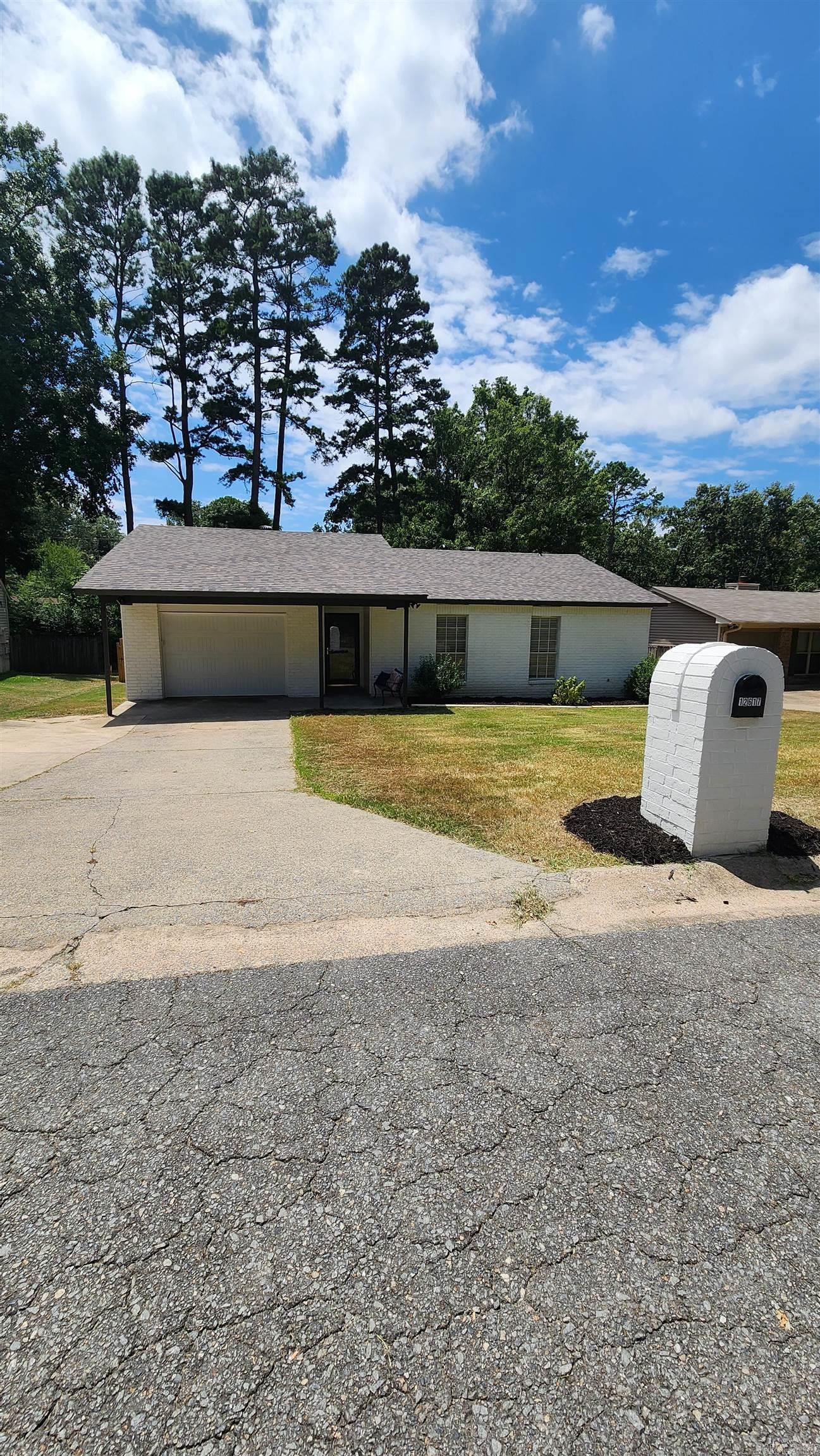 12617 Valleywood Dr Little Rock, AR 72211