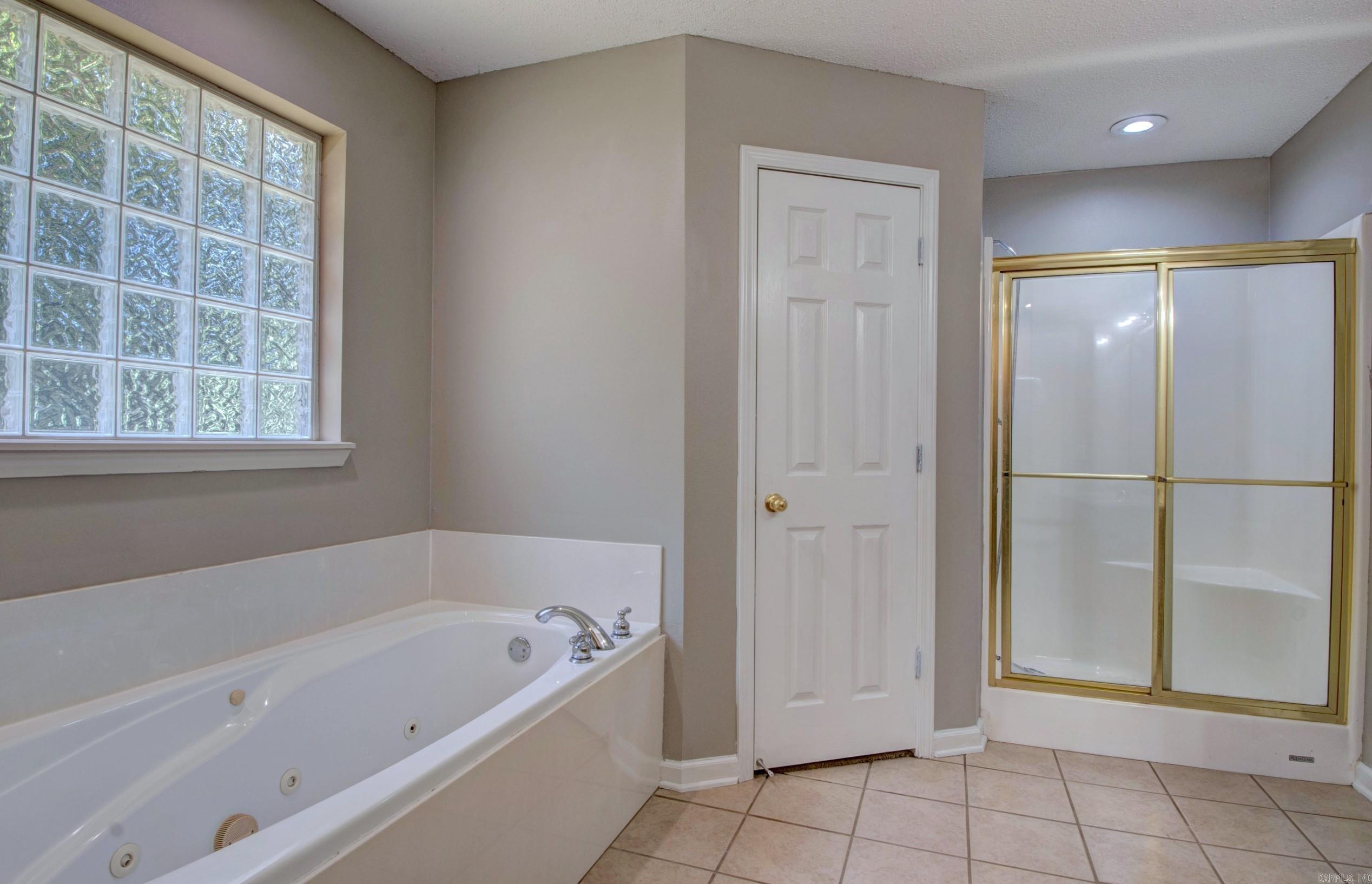 2411 Shadowcreek  Bryant, AR