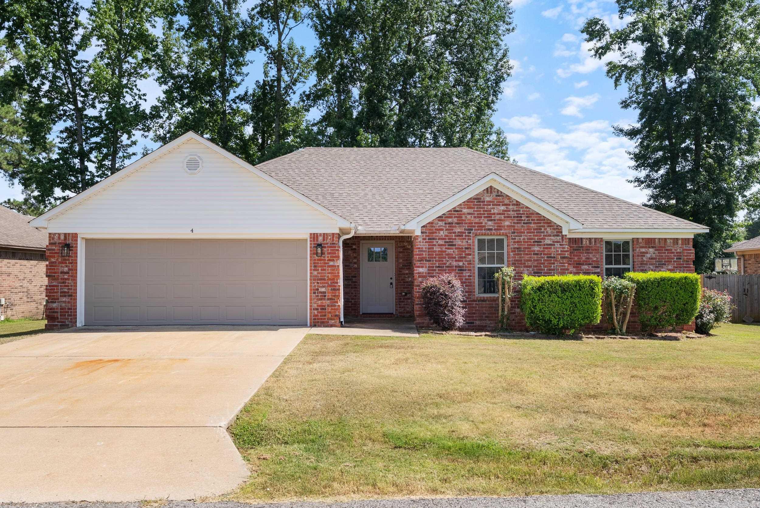 4 Bishop  Conway, AR