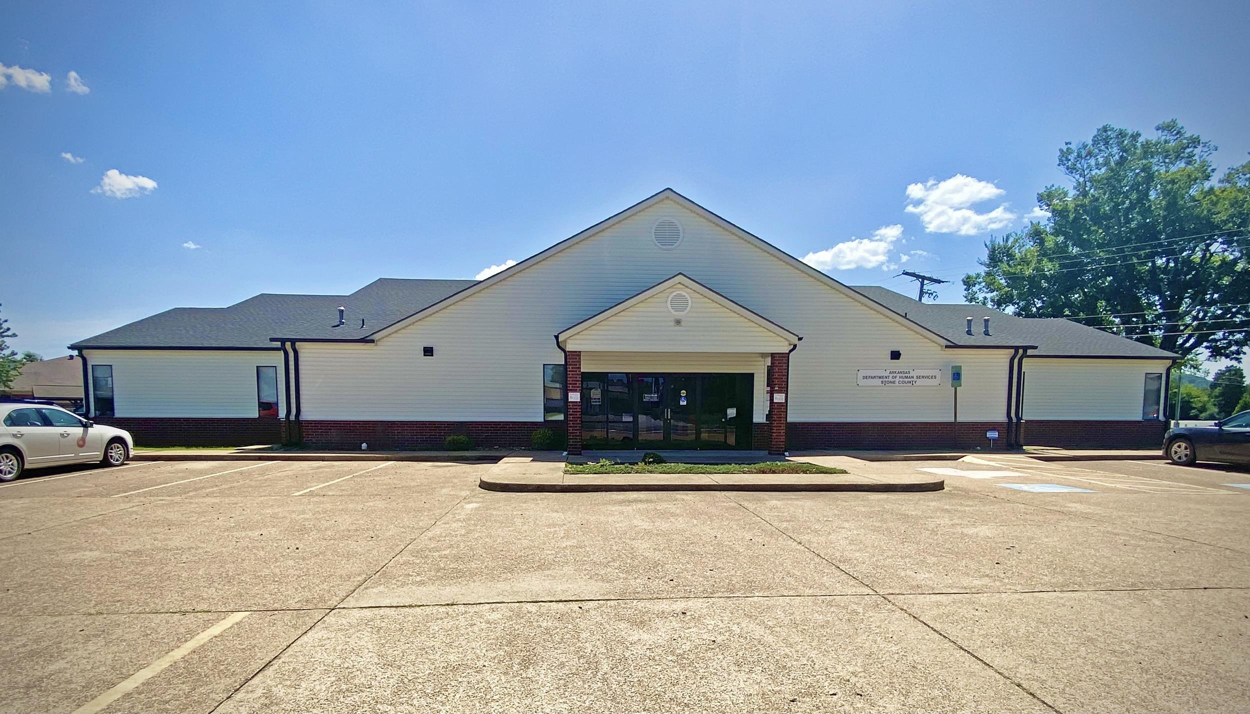 1821 E Main  Mountain View, AR