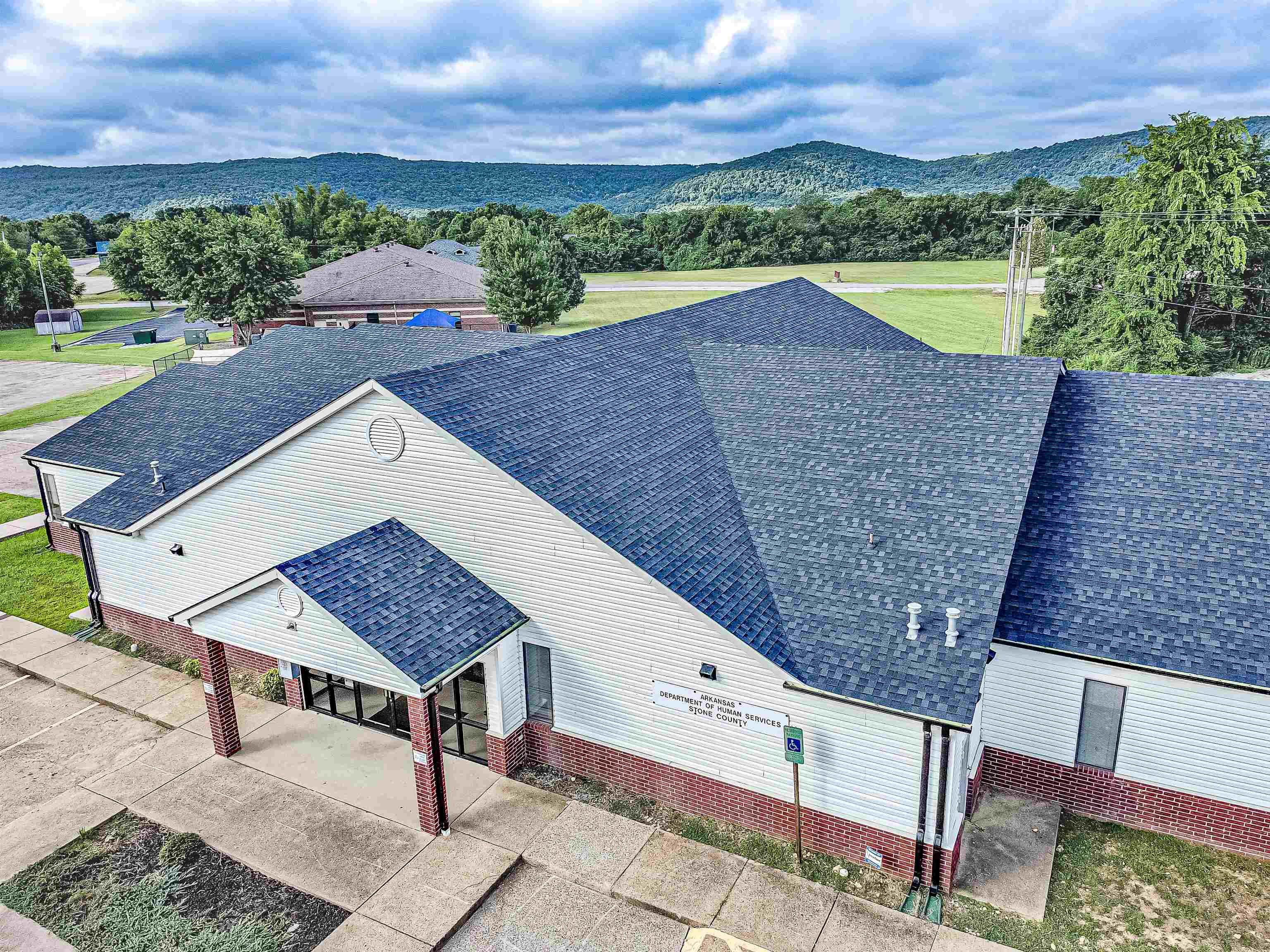 1821 E Main  Mountain View, AR