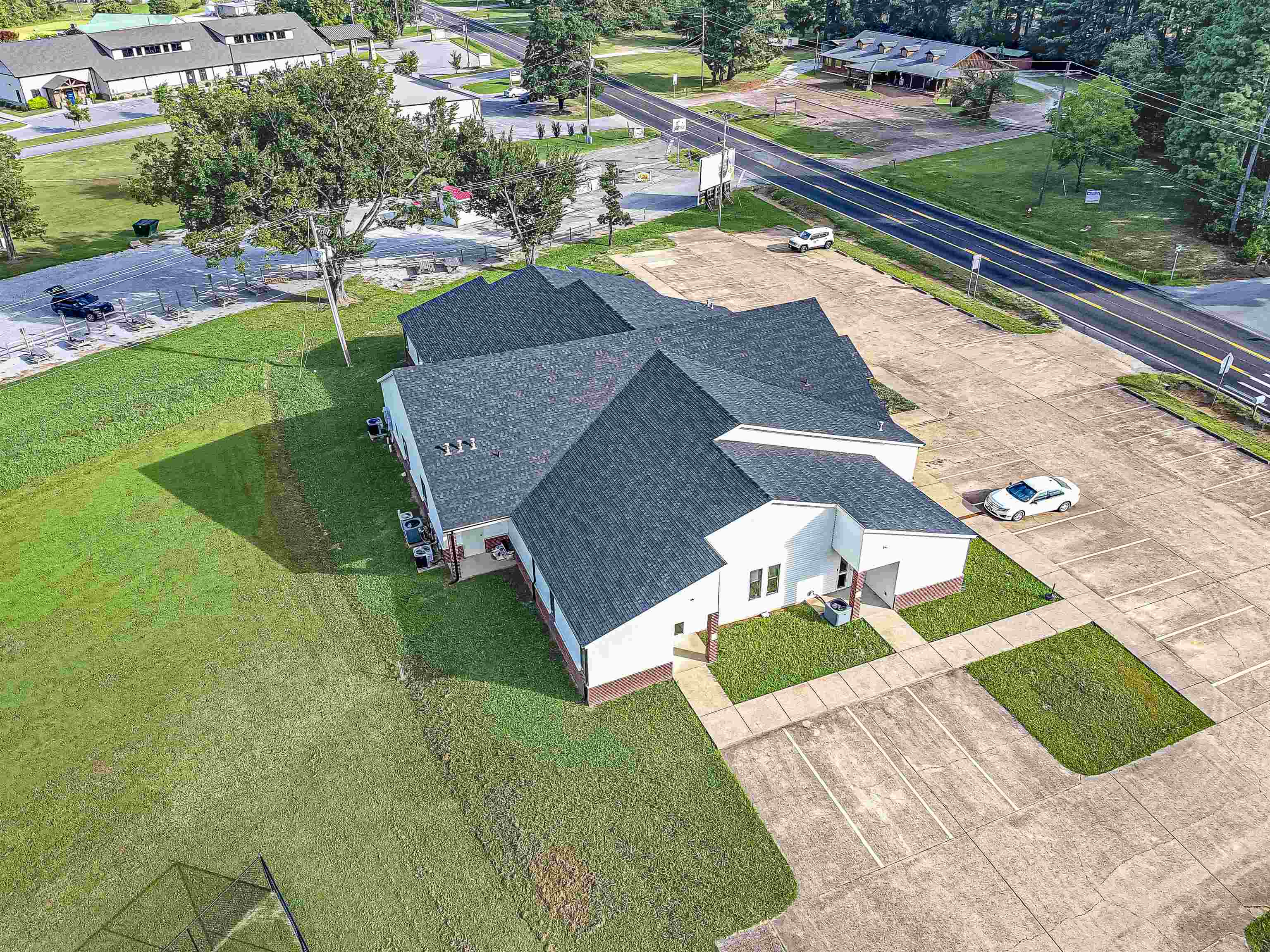 1821 E Main  Mountain View, AR
