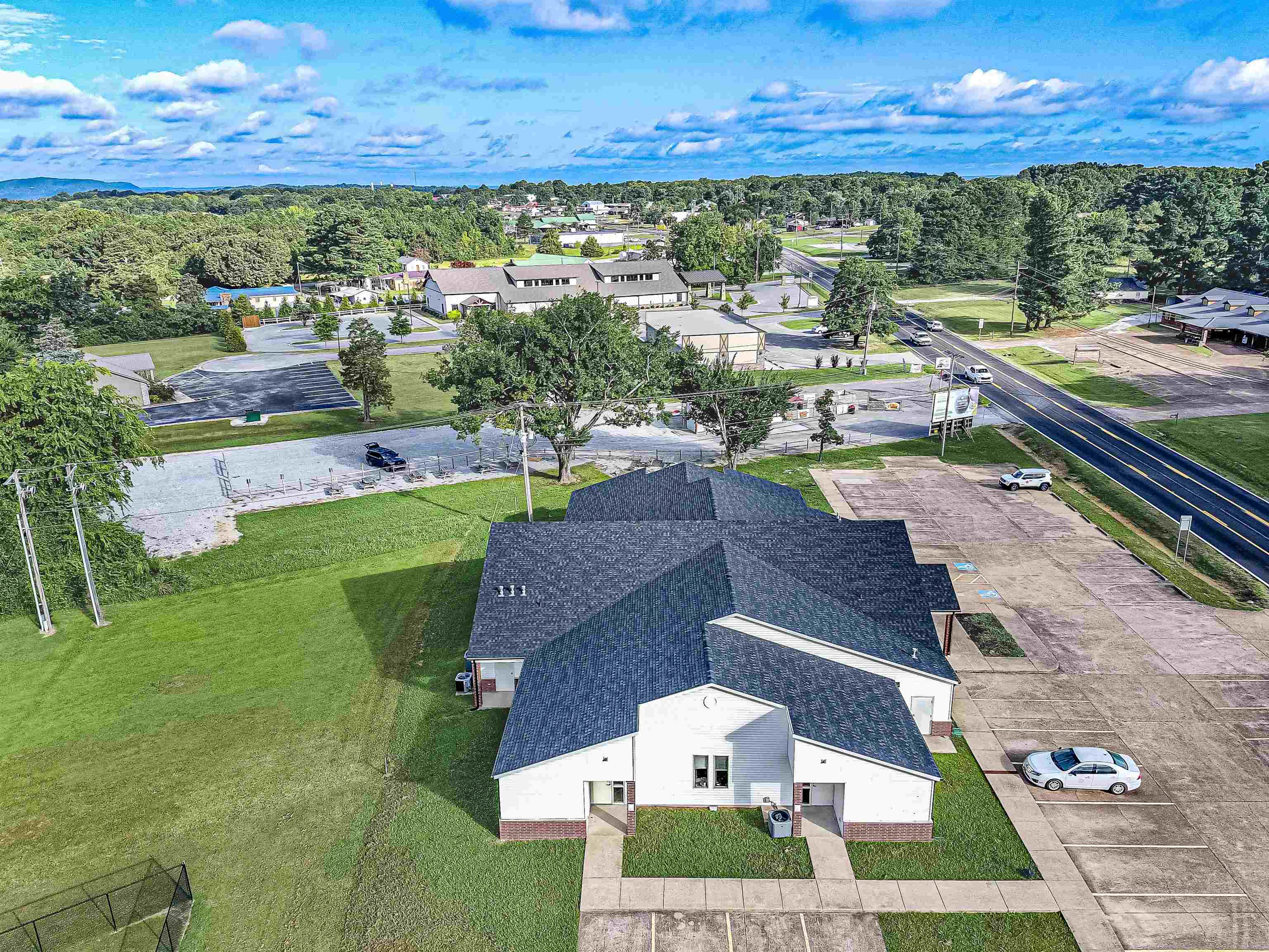 1821 E Main  Mountain View, AR