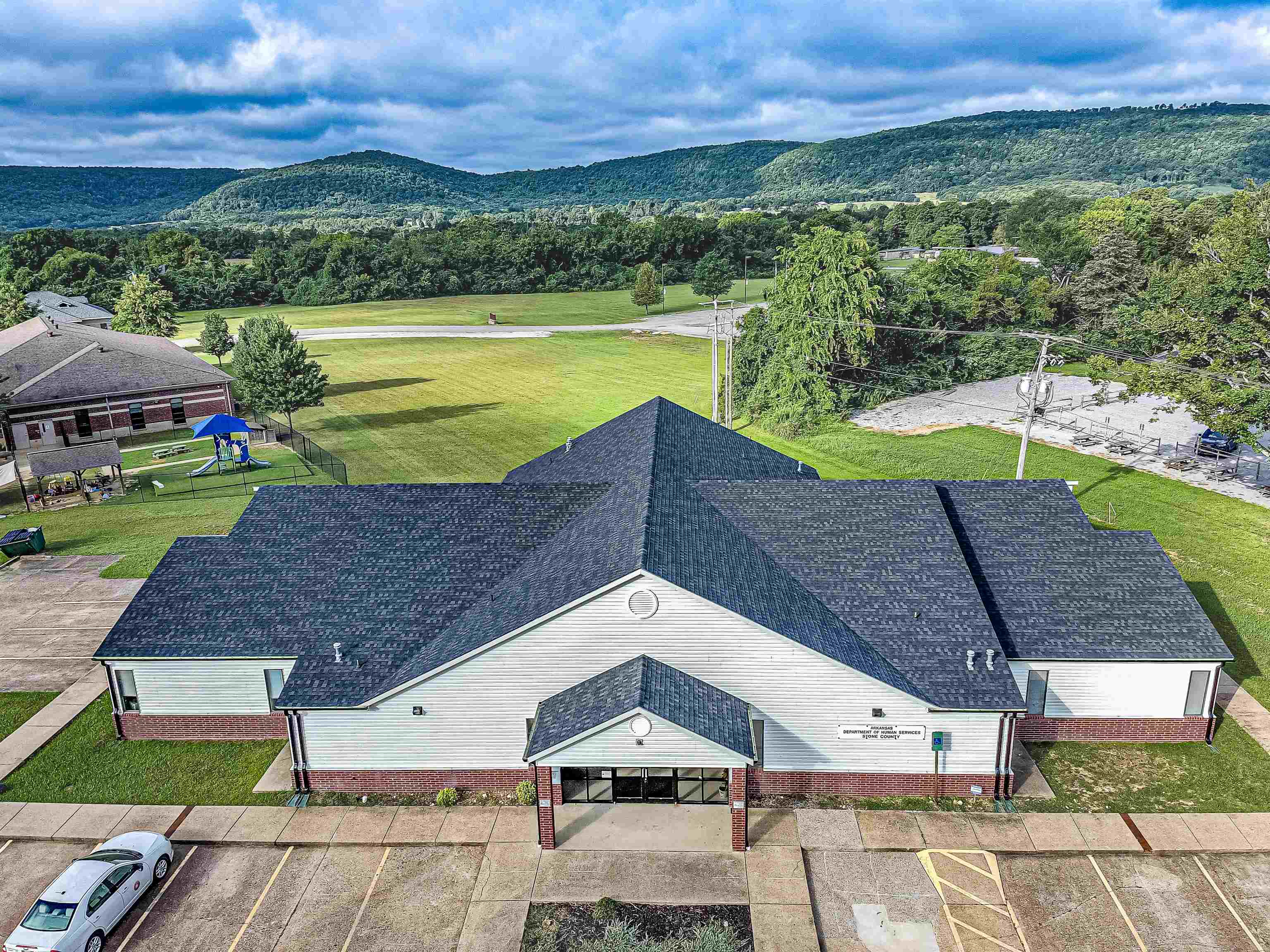 1821 E Main  Mountain View, AR