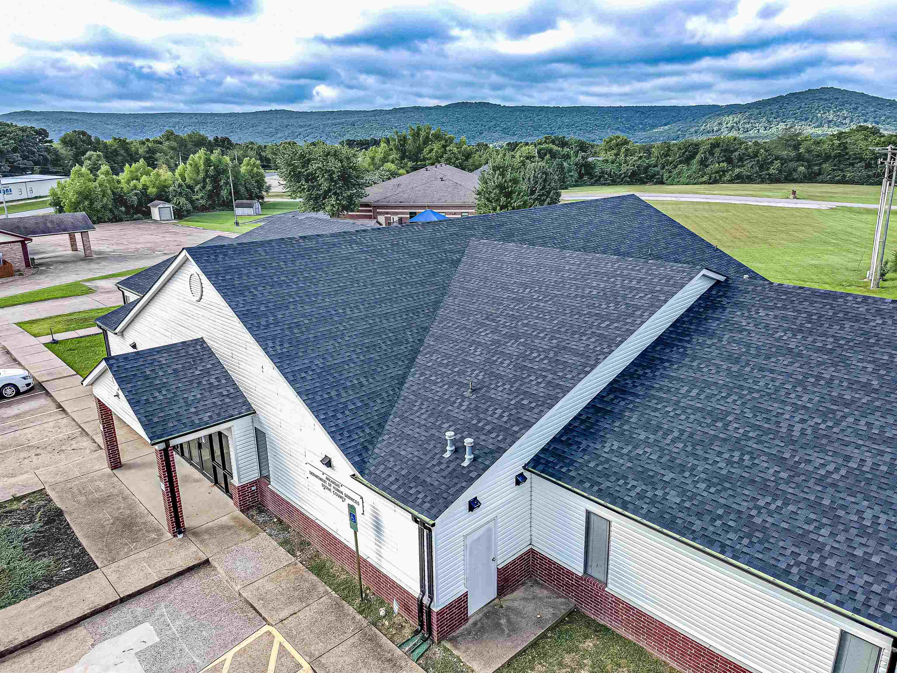 1821 E Main  Mountain View, AR