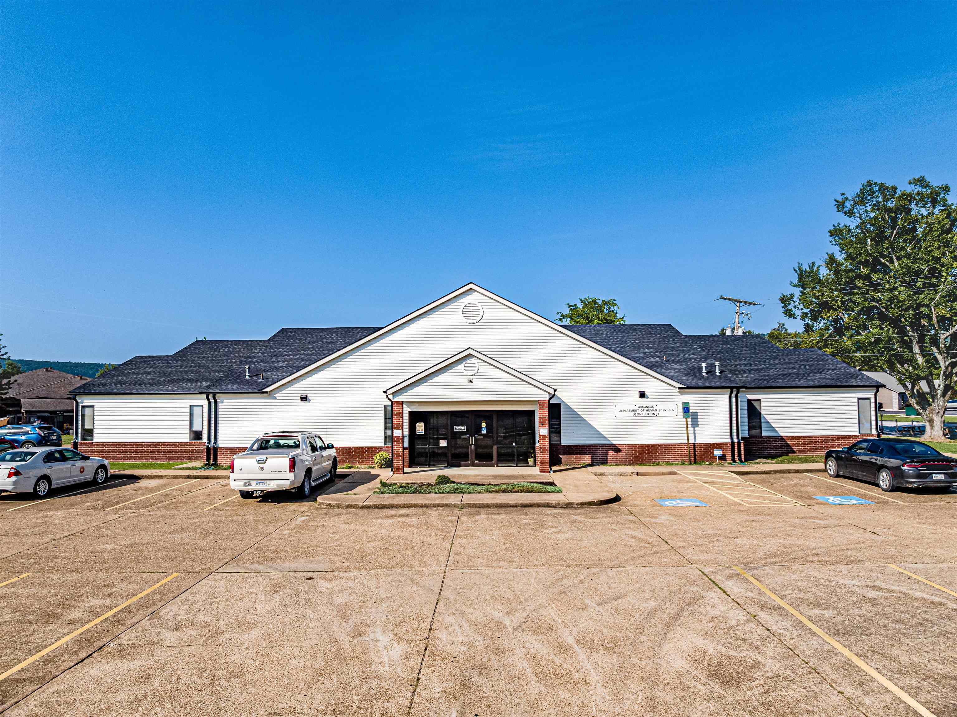 1821 E Main  Mountain View, AR