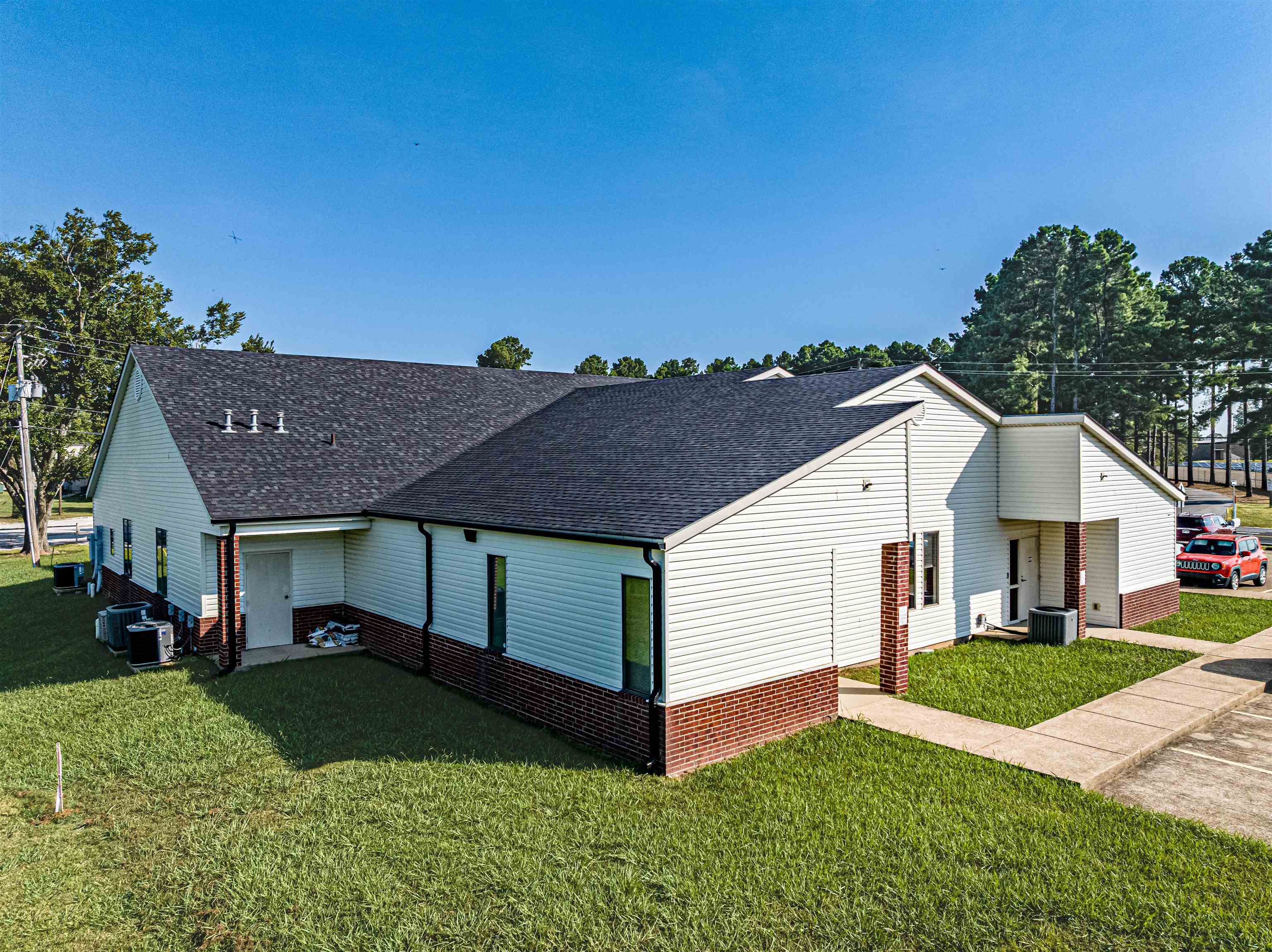 1821 E Main  Mountain View, AR