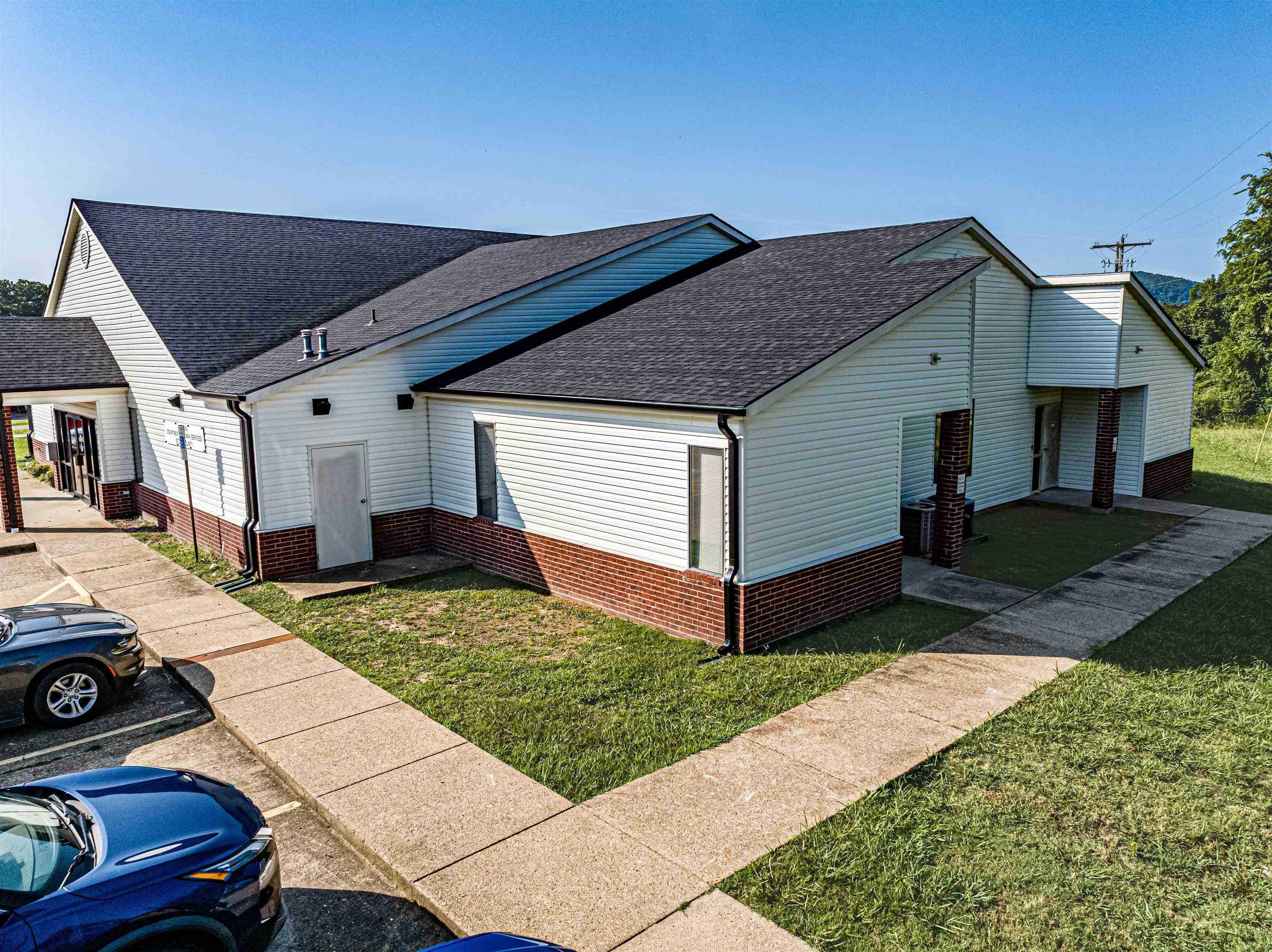 1821 E Main  Mountain View, AR