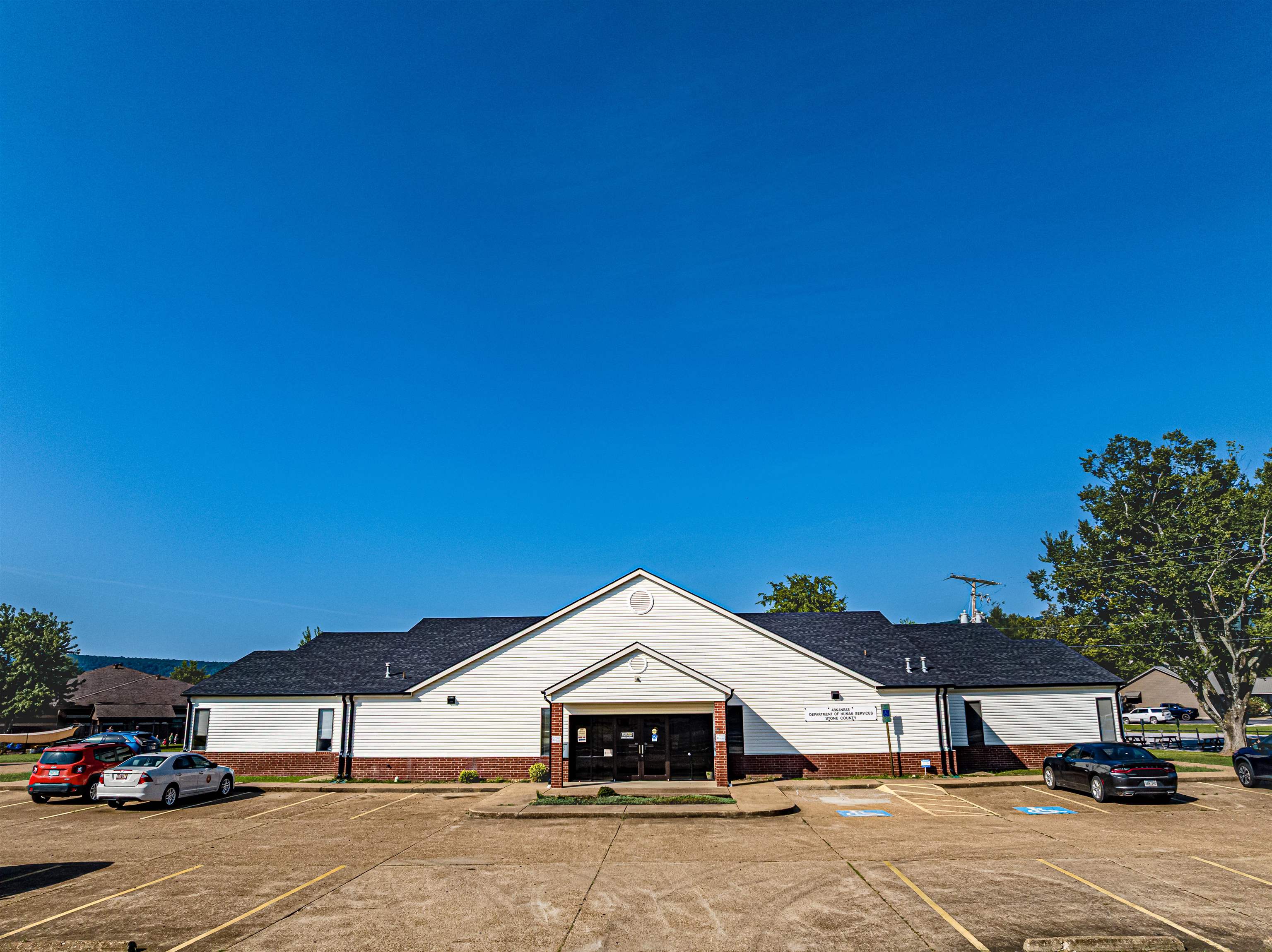 1821 E Main  Mountain View, AR