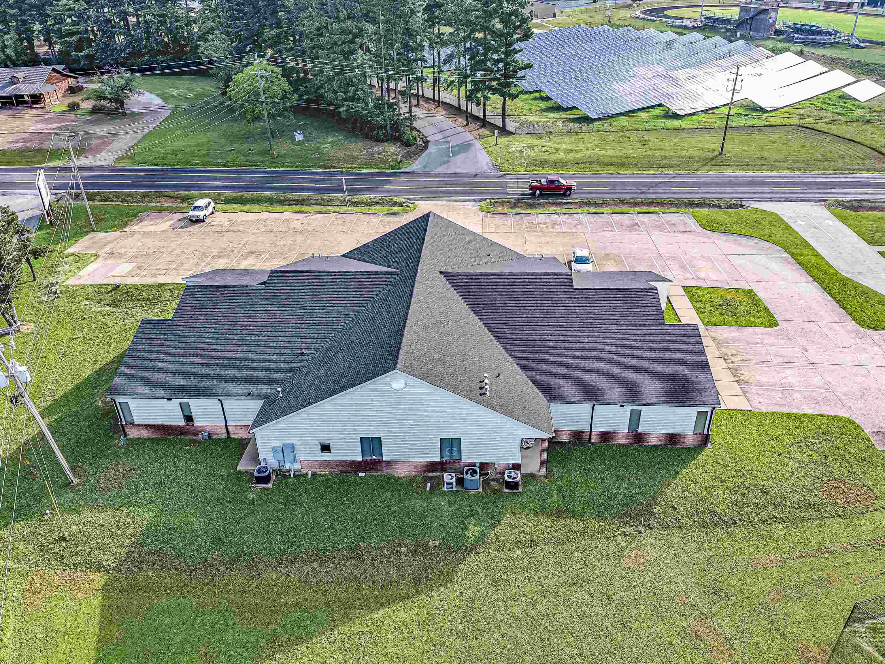 1821 E Main  Mountain View, AR