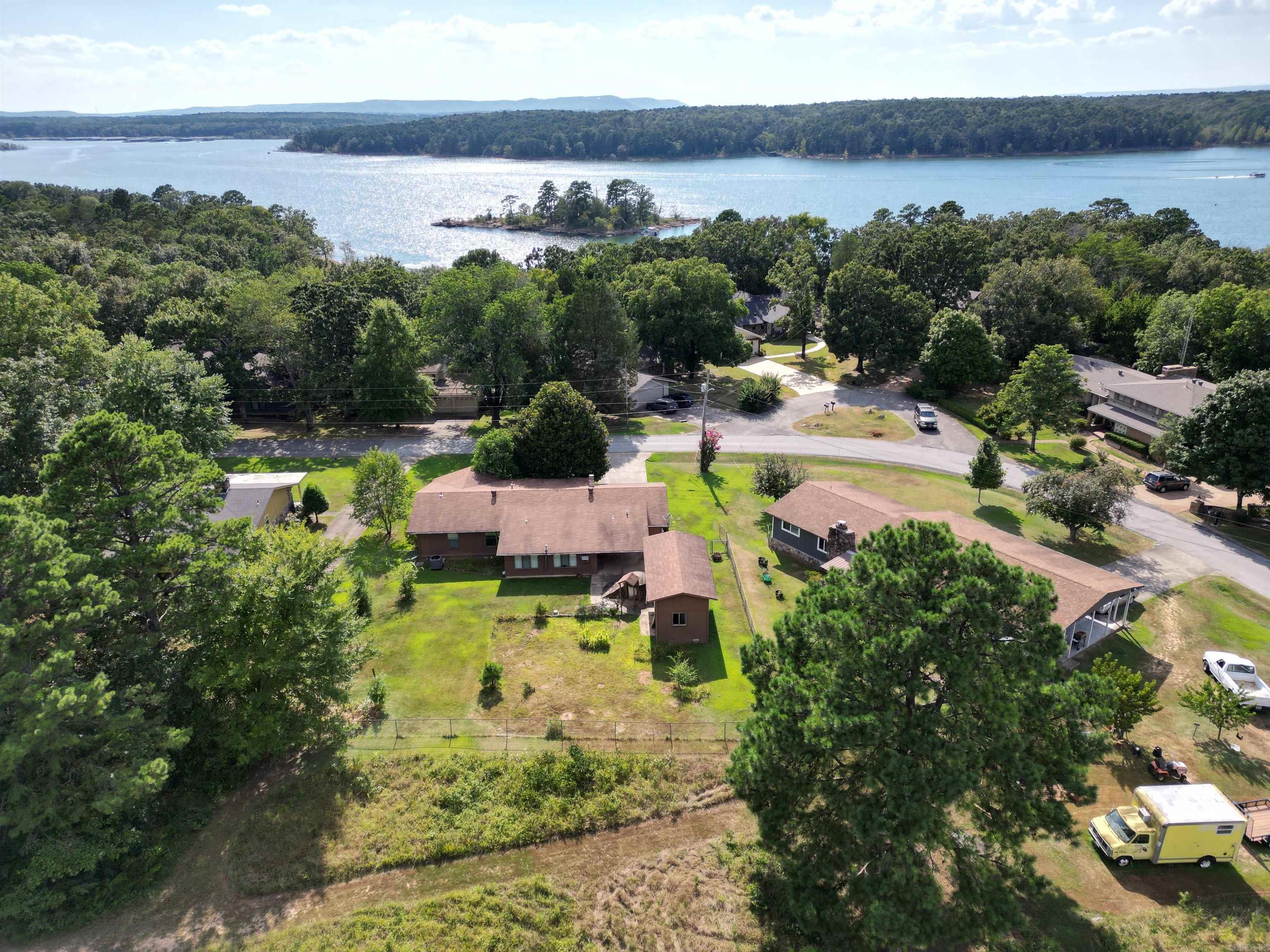 1721 Lakeshore  Heber Springs, AR