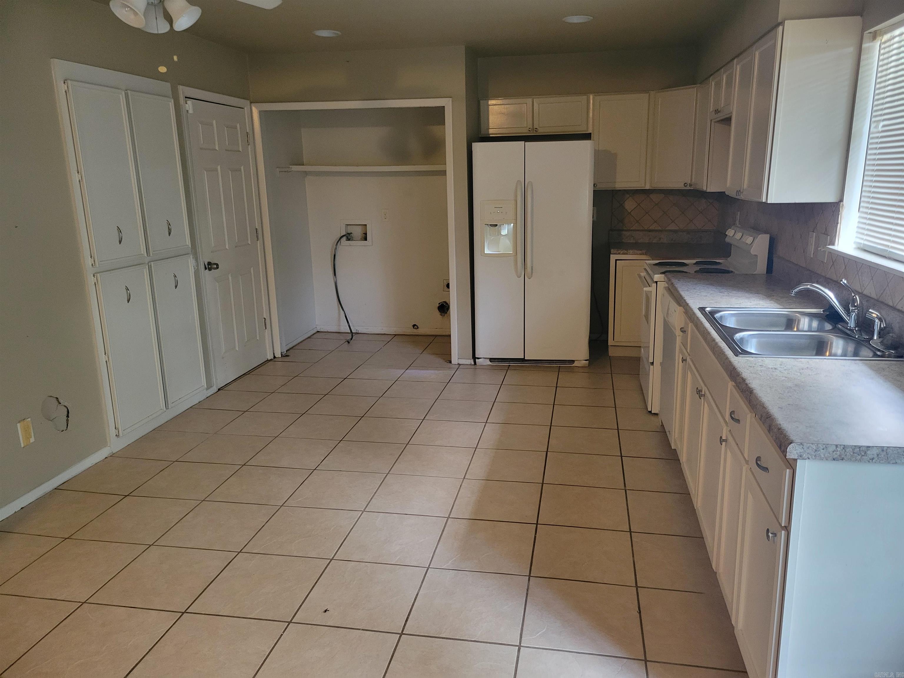 10 Park Dr Jacksonville, AR 72076-5311