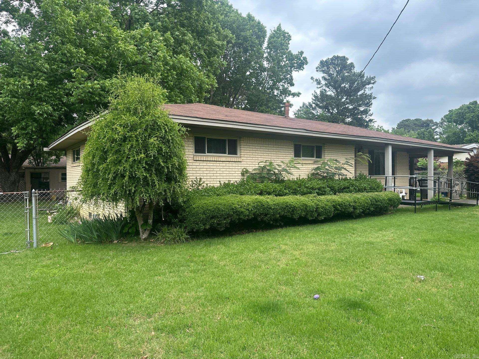 1104 W Center  Beebe, AR